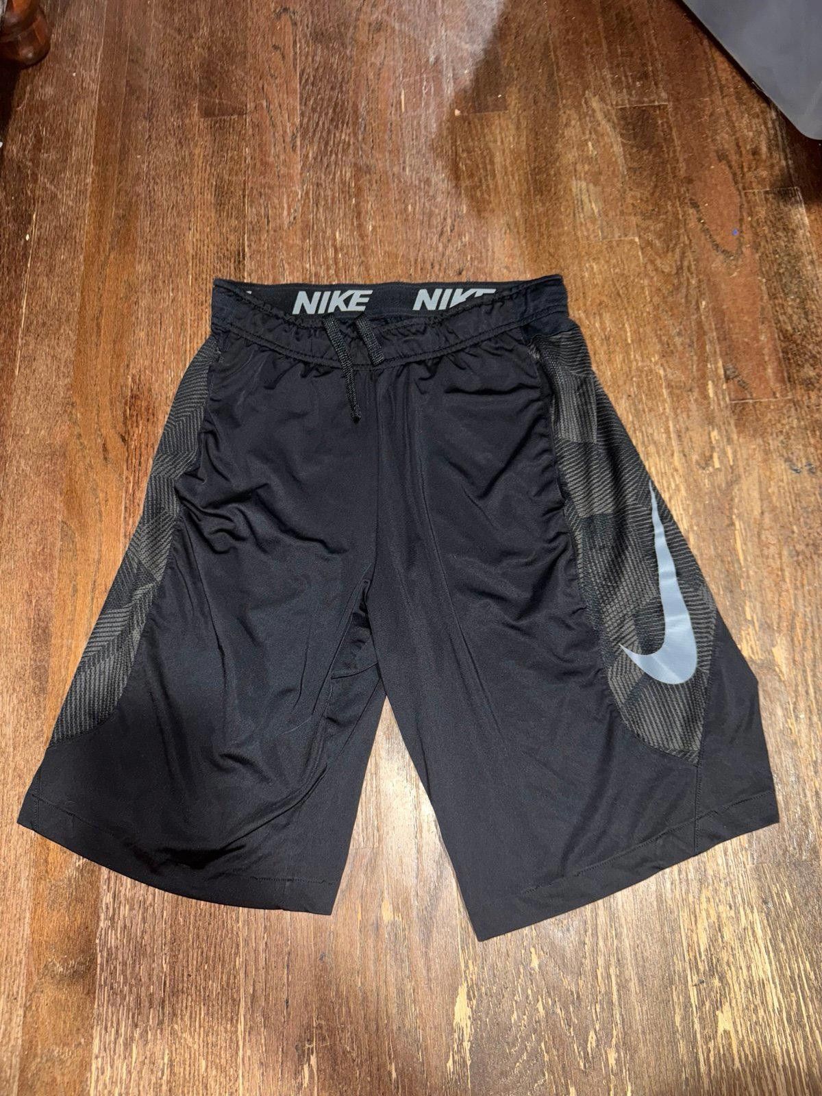 Nike Nike Black DriFit Mesh Shorts Rare Sz Mens M Hoops Y2K Size US 34 / EU 50 - 2 Thumbnail