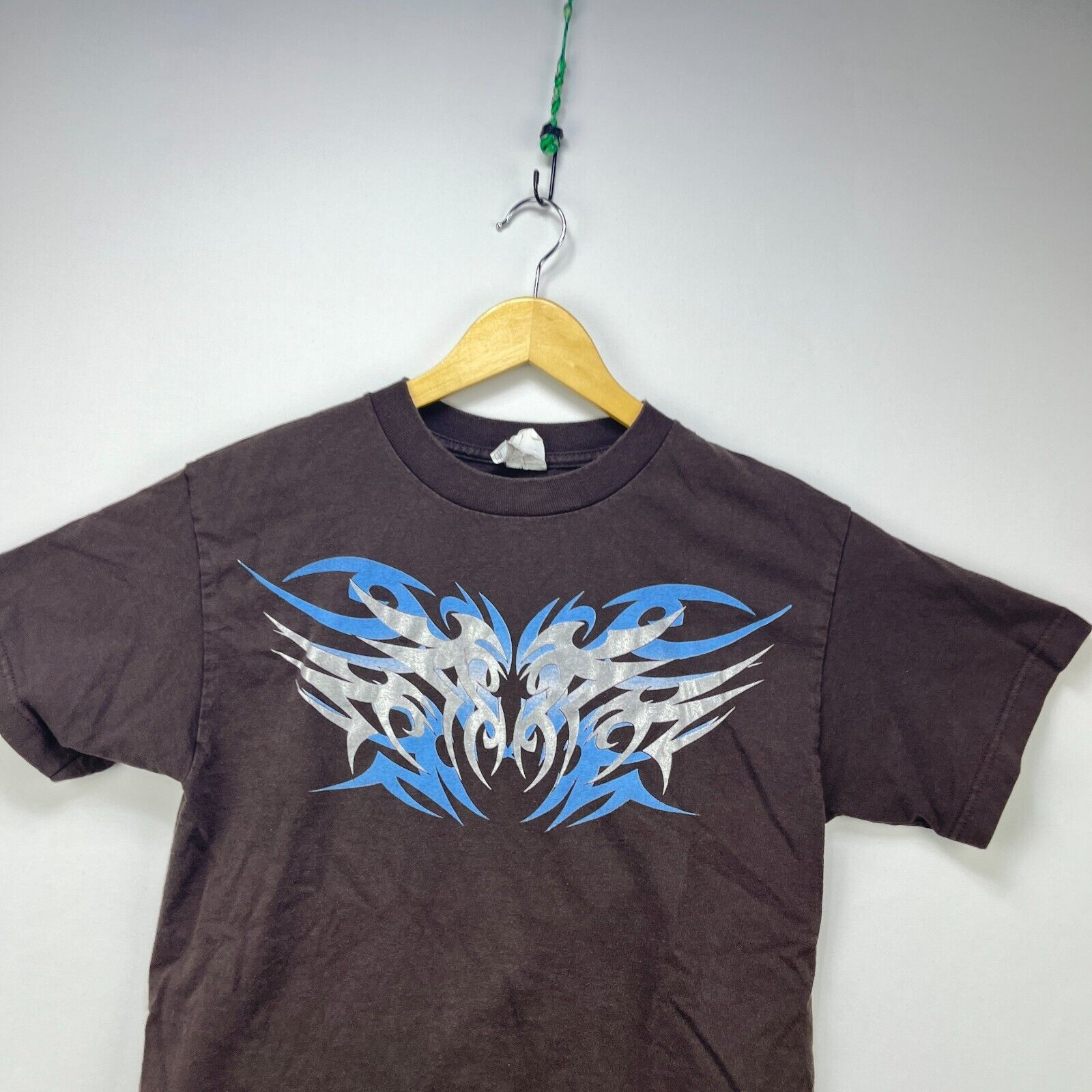 Vintage Vintage Y2K Tribal Graphic T-Shirt Silver Flames XS Skater Size US M / EU 48-50 / 2 - 2 Thumbnail