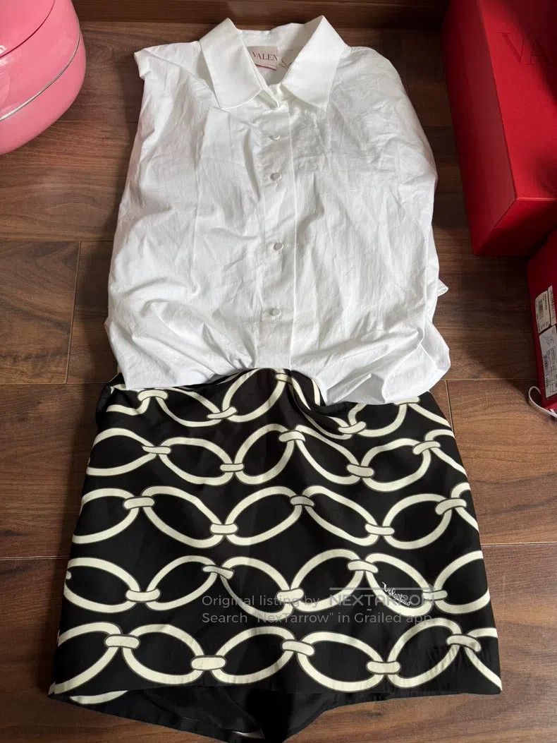 Valentino Valentino Shirt dre Size L / US 10 / IT 46 - 1 Thumbnail