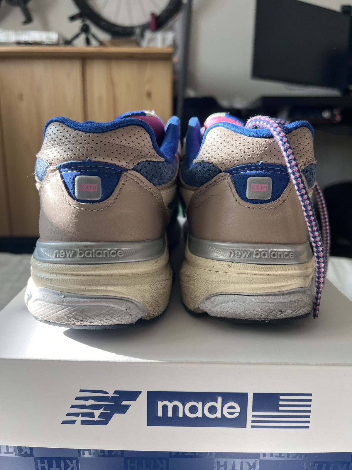 Kith × New Balance New Balance Kith x 990v3 Made In USA 'Daytona' Size US 9.5 / EU 42-43 - 8 Thumbnail