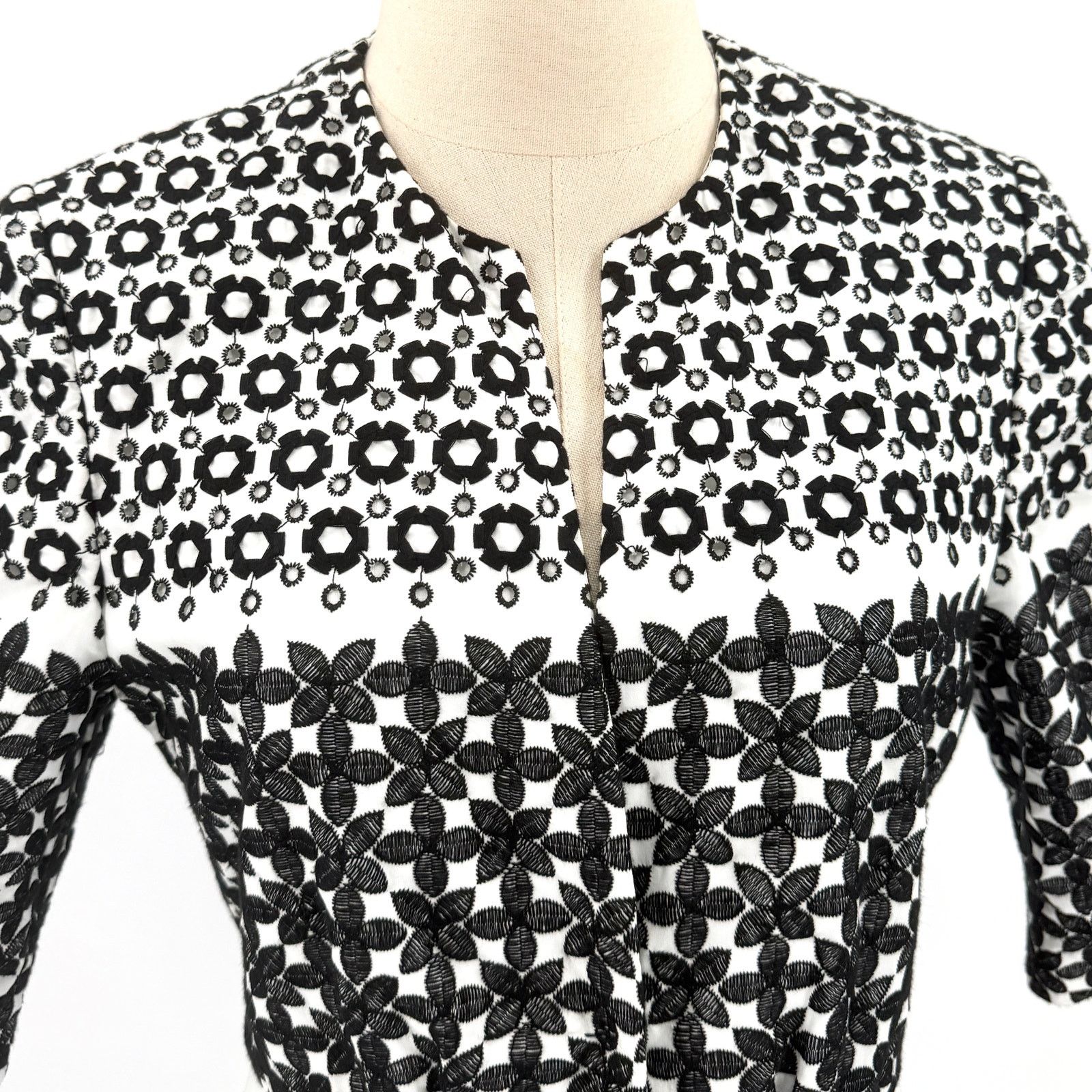 Elie Tahari Black White 100% Cotton Embroidered Eyelet Shift Coat Dress Size S / US 4 / IT 40 - 2 Thumbnail