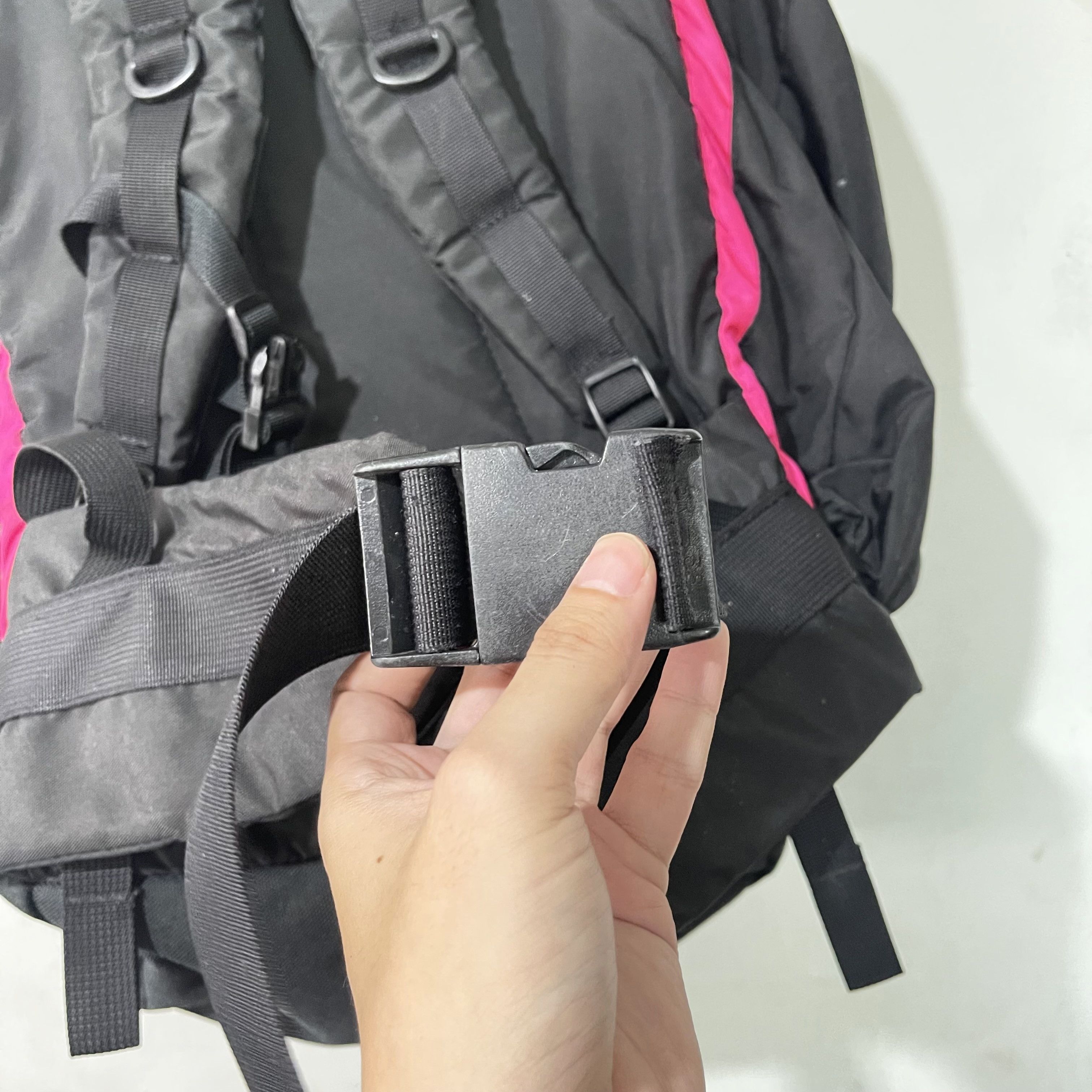 Nike ACG Vintage Nike ACG Backpack Pink Black Hiking Bag Size ONE SIZE - 9 Thumbnail