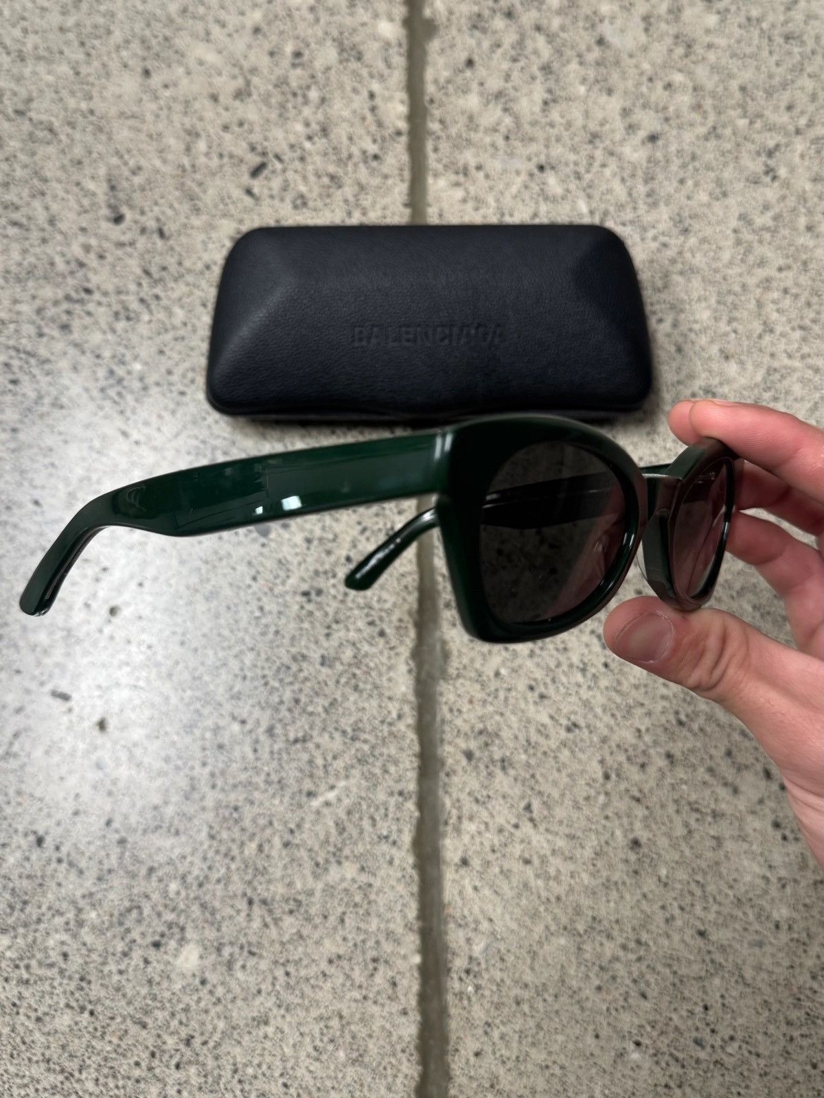 Balenciaga Balenciaga Green Cat Eye Sunglasses Size ONE SIZE - 2 Thumbnail