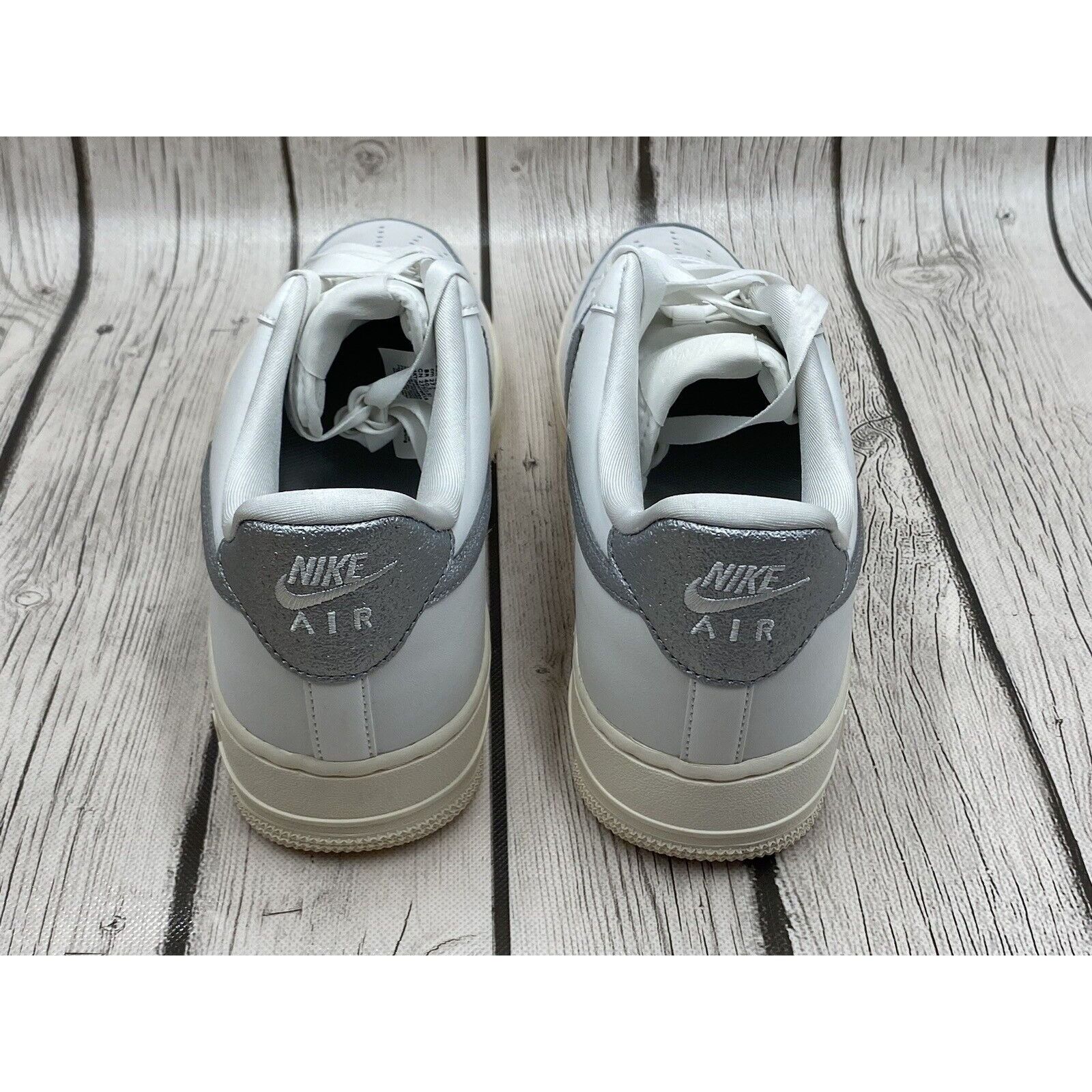 Nike Nike Womens Air Force 1 ‘07 Essential ‘Silver Swoosh’ Size 1 Size US 10.5 / IT 40.5 - 6 Thumbnail