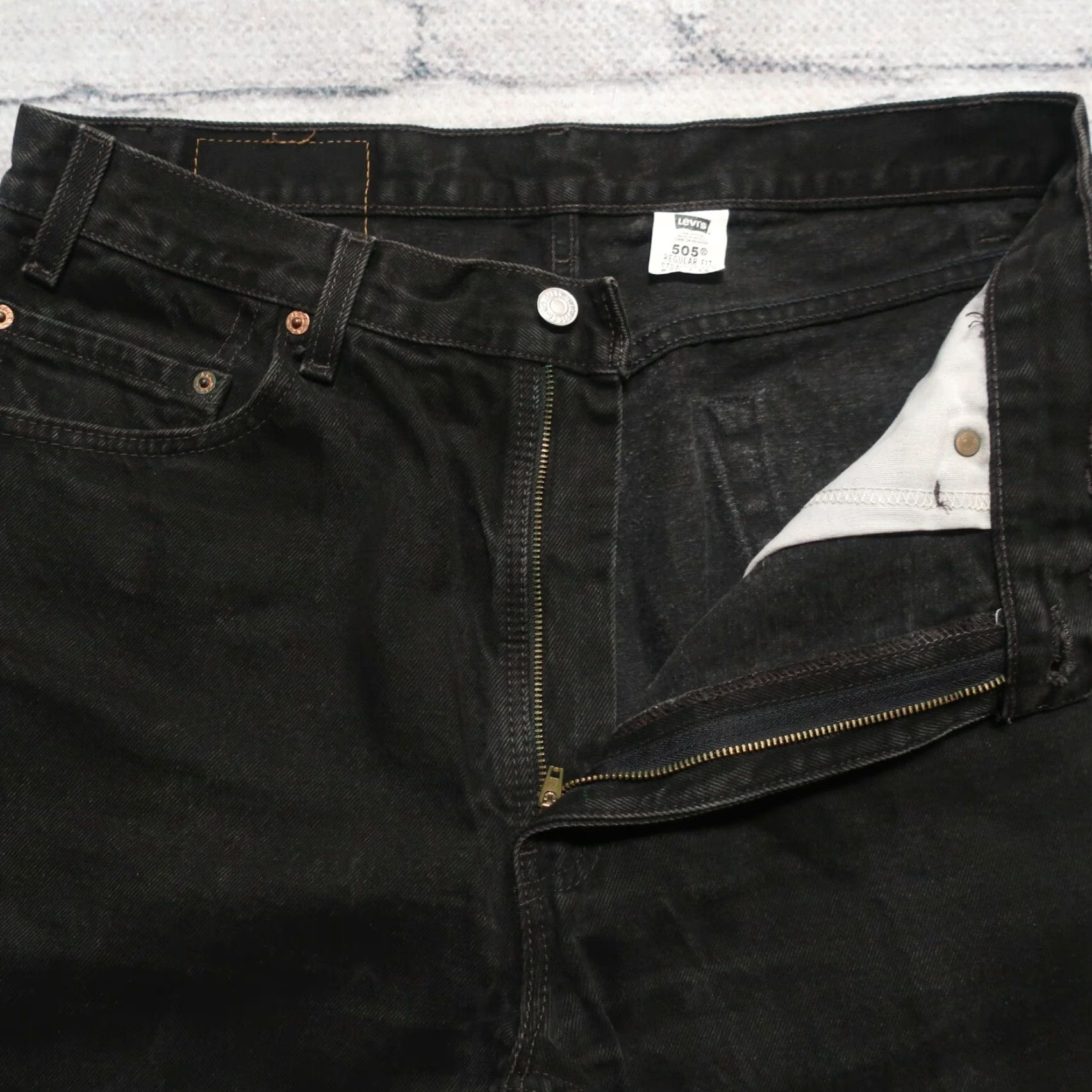 Levi's VINTAGE Levis 505 Denim Jeans Men Black 33 32 1/2 80s 03 Slim Straight Zip Levis 505 Jeans Mens Black Size 33 Size US 33 - 5 Thumbnail