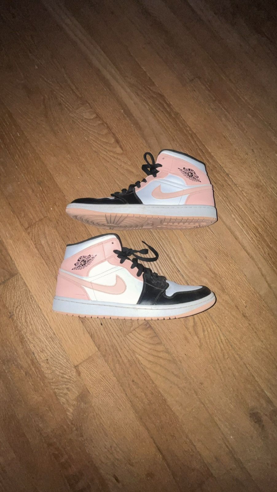 Jordan Brand Jordan 1 mid artic orange black toe Size US 11 / EU 44 - 2 Thumbnail