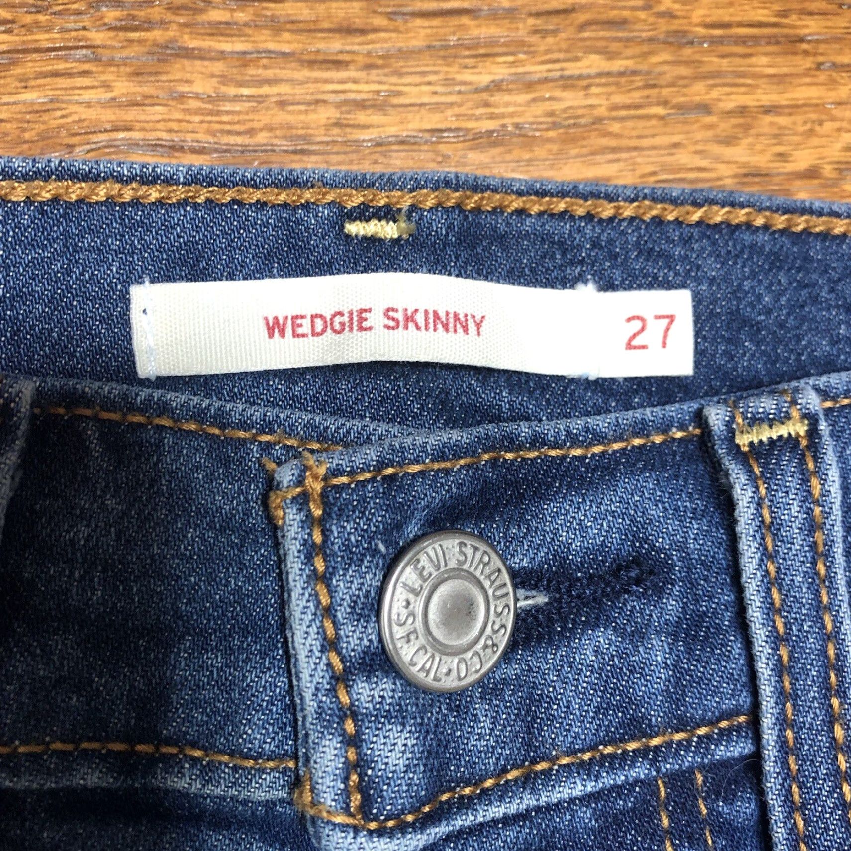Levi's Levis Jeans Womens 27 X 27 Inseam Wedgie Skinny Medium Wash Button Fly Size 26" / US 2 / IT 38 - 6 Thumbnail