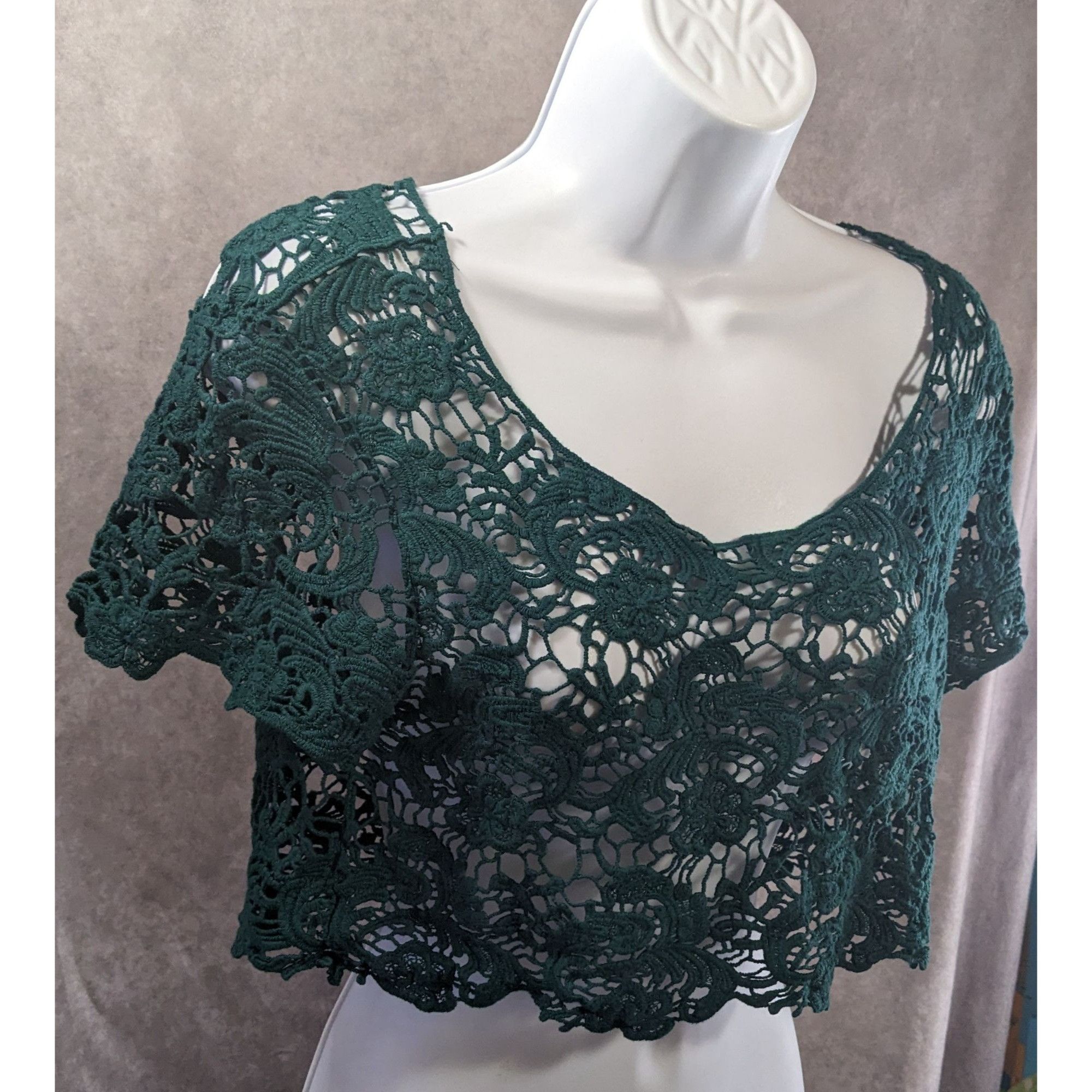 Other Love Culture Floral Crochet Lace Green Cropped Top Size S/M Size S / US 4 / IT 40 - 5 Thumbnail
