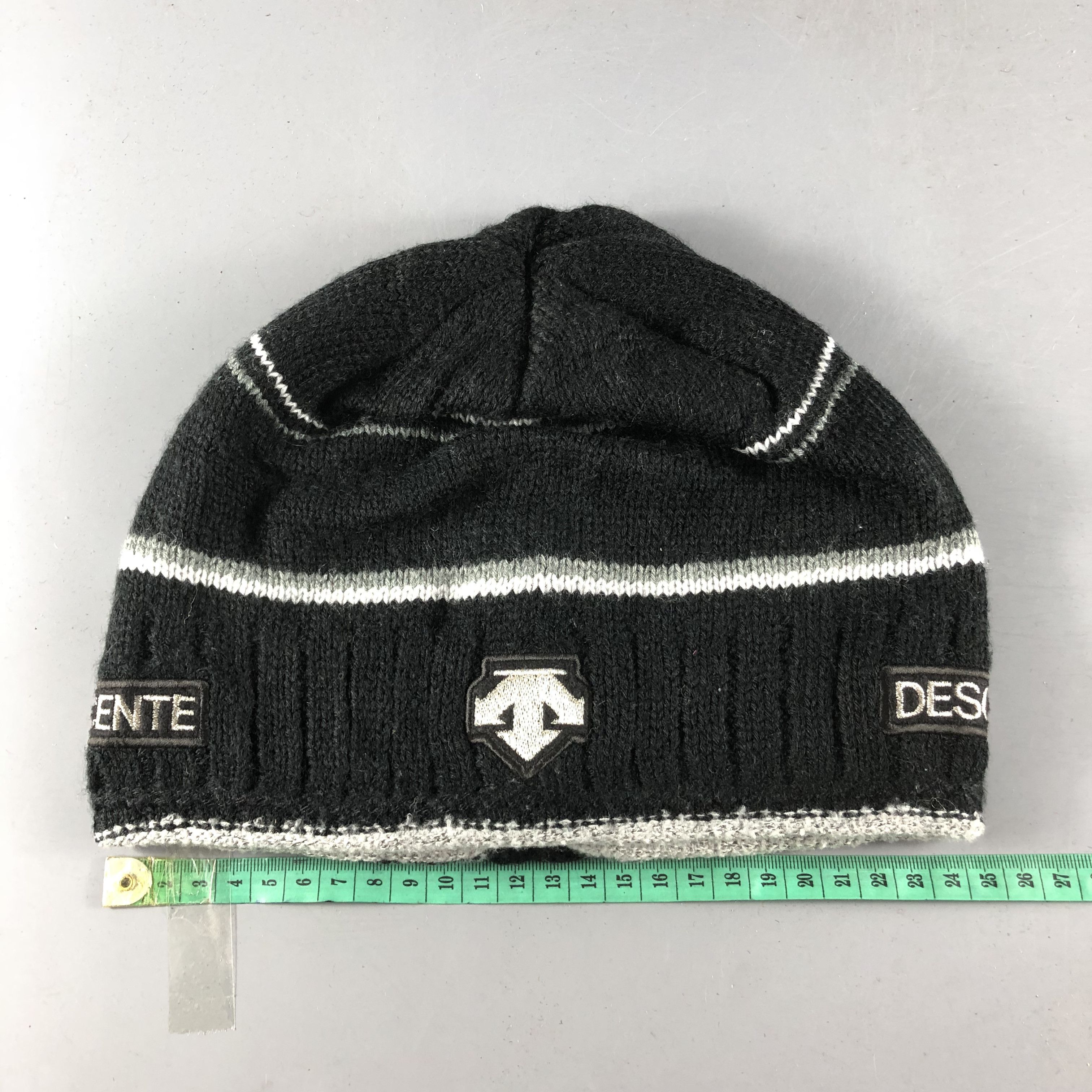 Descente Descente Beanie Snowcap Snow Hat B1061 Size ONE SIZE - 4 Thumbnail