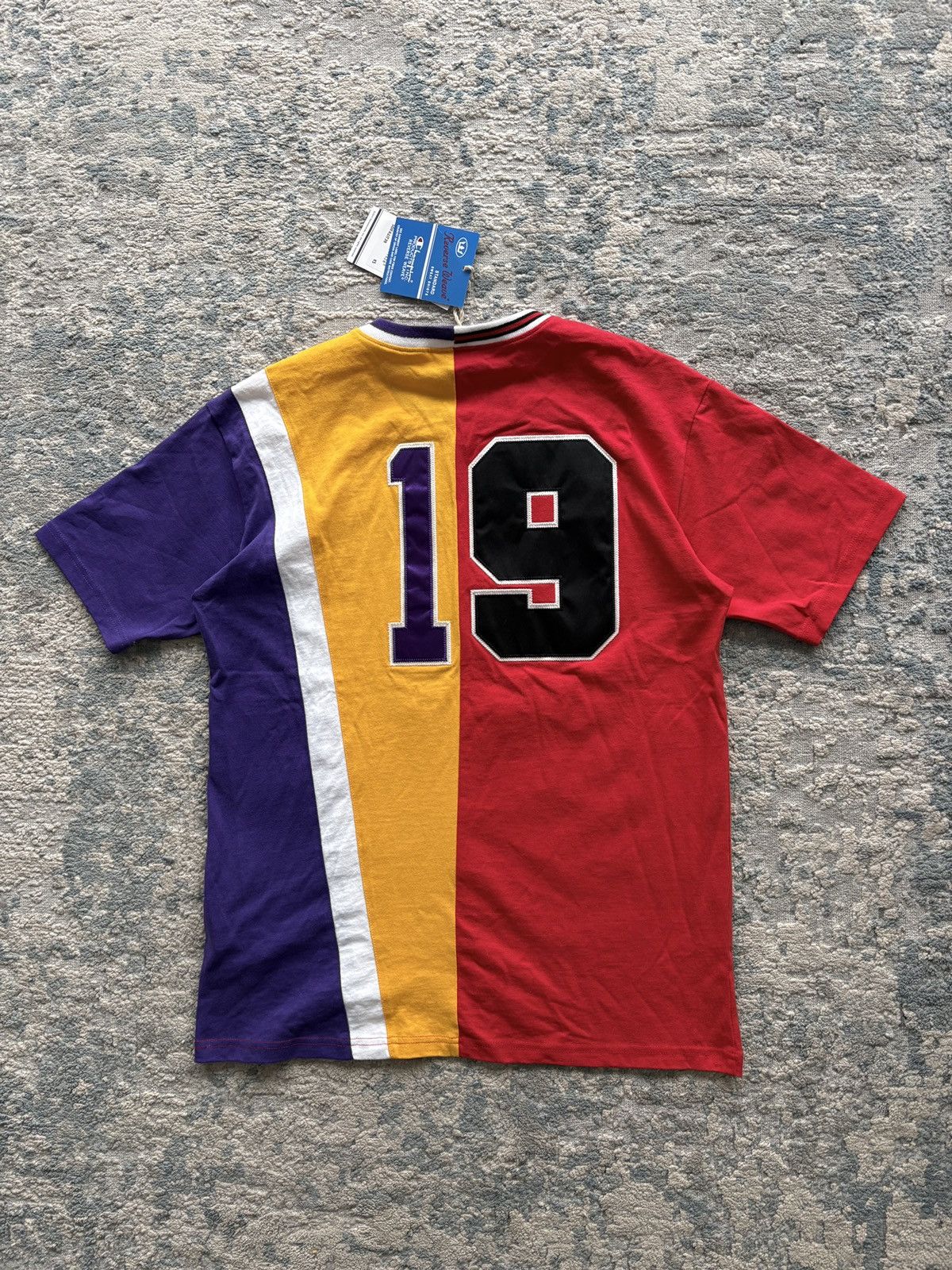 Champion Champions Chicago Bulls & Lakers Limited Edition T-Shirt Size US XS / EU 42 / 0 - 2 Thumbnail