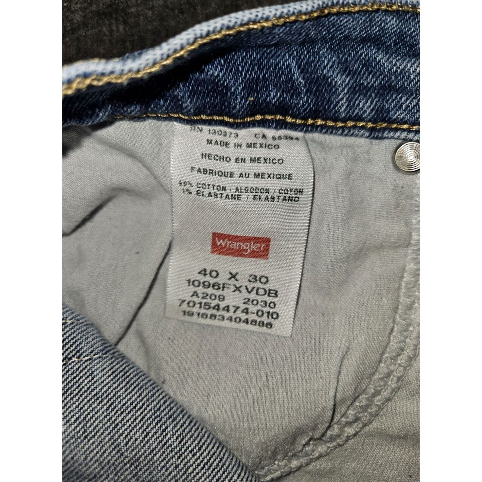 Wrangler Wrangler Jeans Men 5-Pocket Denim Straight Leg Blue 40x30 Regular Fit USA Cowboy Workwear Mens Size US 40 / EU 56 - 2 Thumbnail
