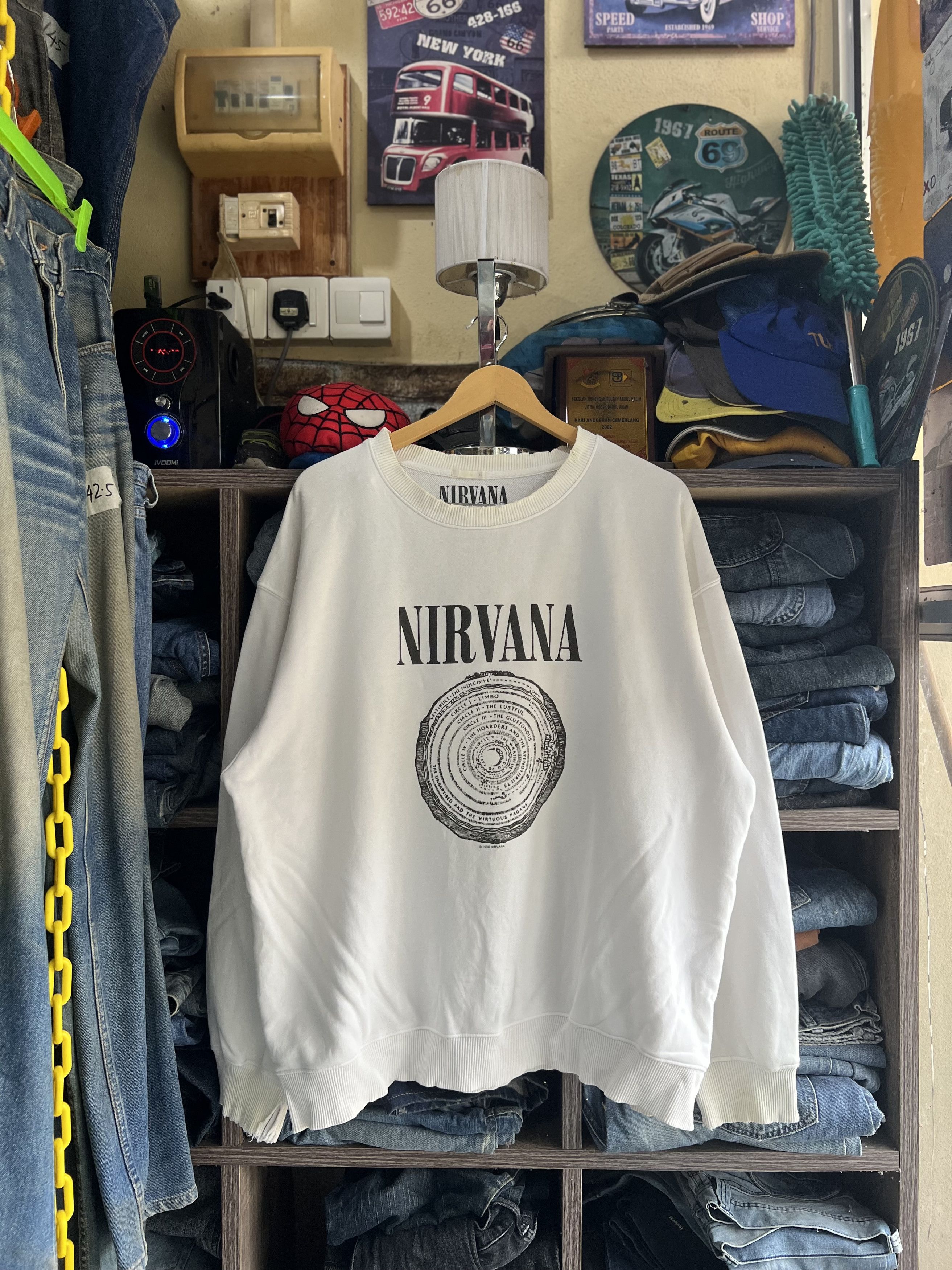 Band Tees 🔥2017 Gu x Nirvana Crewneck Sweatshirt Size US XXL / EU 58 / 5 - 15 Thumbnail