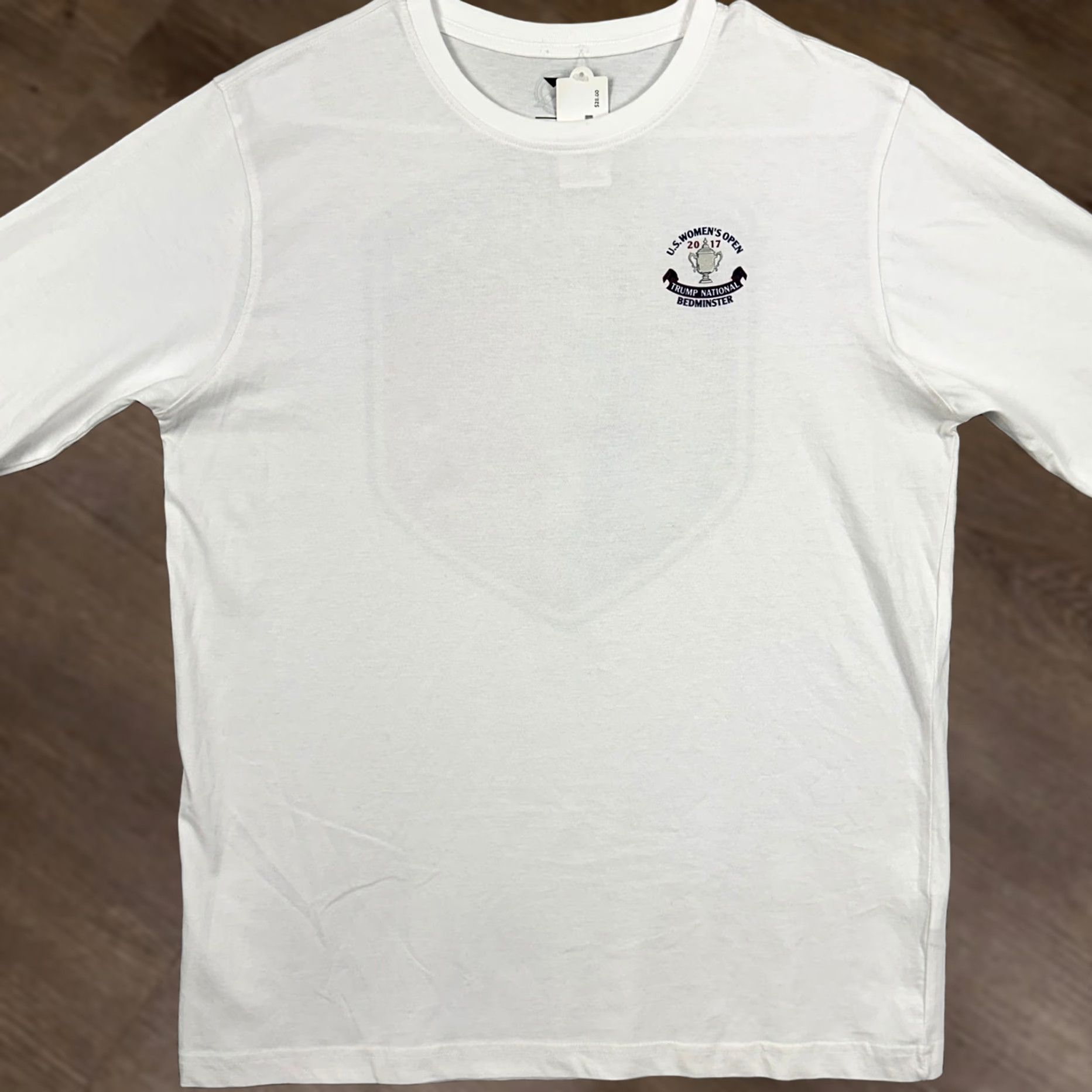 Vintage Ahead Sweatshirt Womens Medium White Logo Pullover Crew Neck Short Description: Trump National Bedminster? Size M / US 6-8 / IT 42-44 - 1 Thumbnail