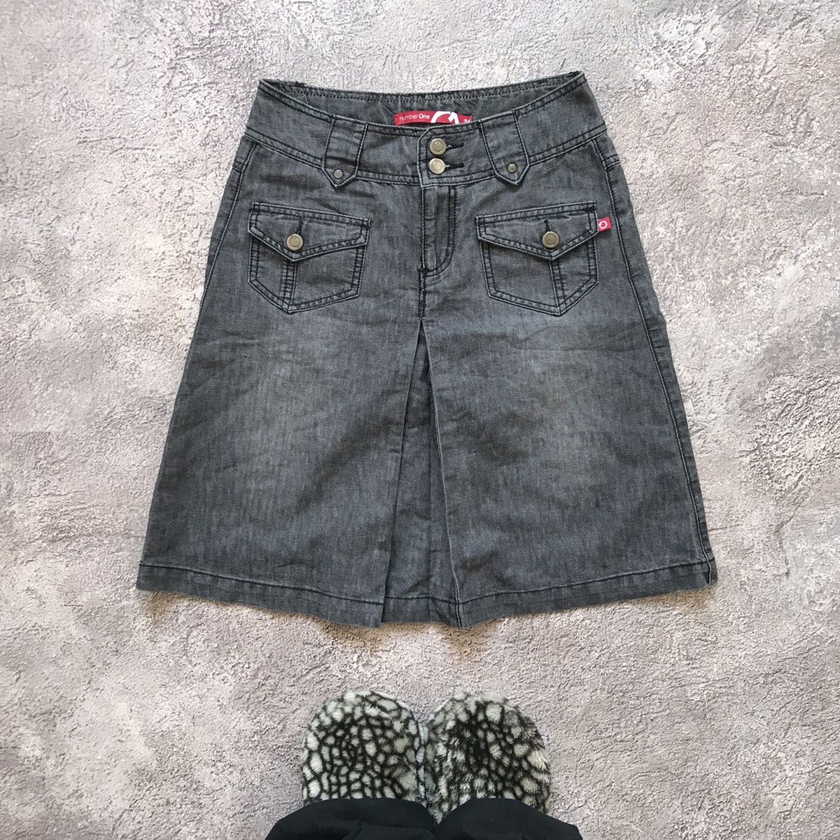 Vintage Y2K Vintage Midi Skirt Faded Black Streetwear Japanese 34 Size 24" / US 00 / IT 34 - 1 Thumbnail