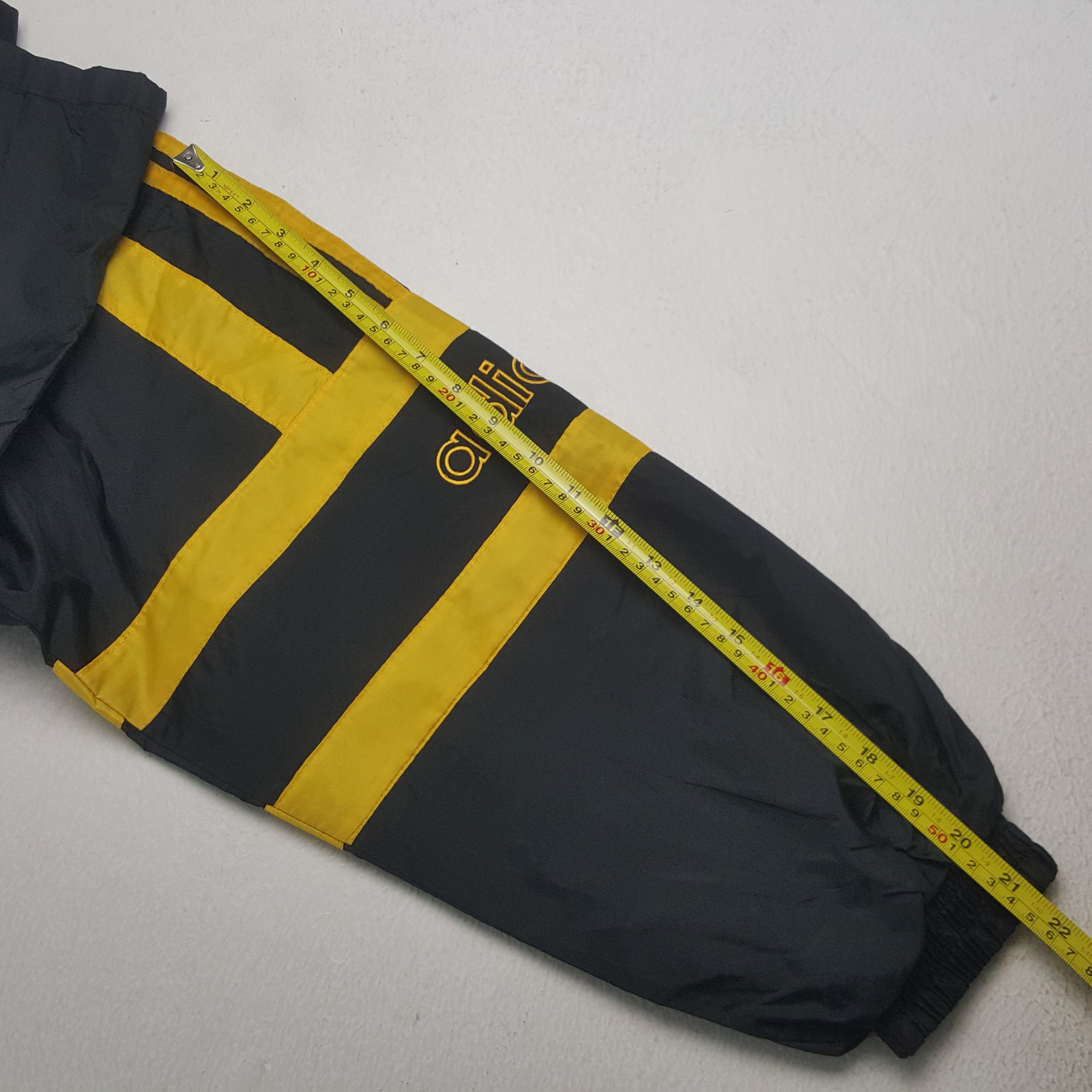 Other Vintage Adidas Windbreaker Jacket Size US M / EU 48-50 / 2 - 7 Thumbnail
