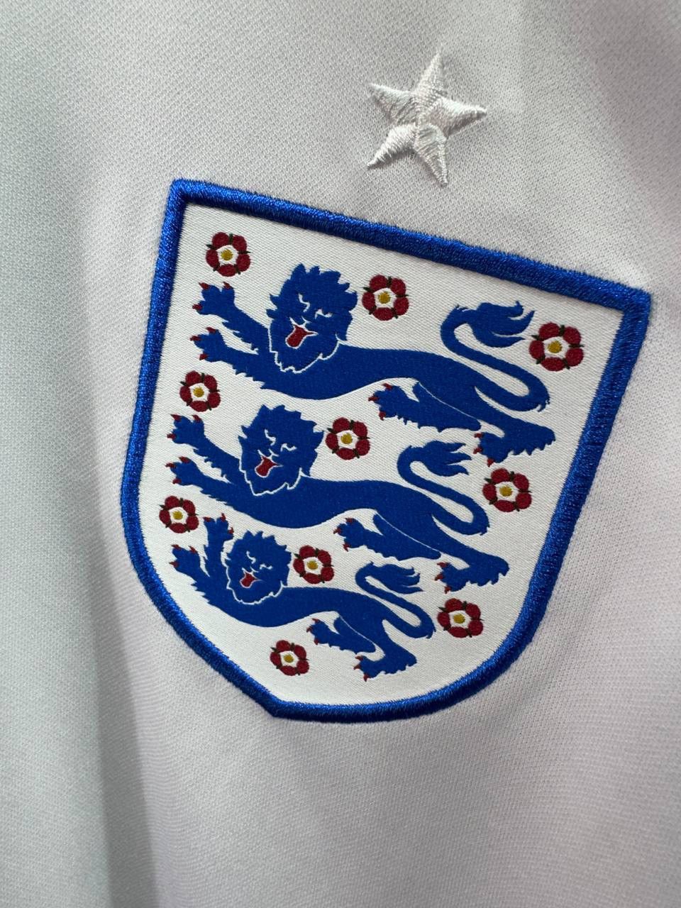 Nike ENGLAND 2022 HOME SHIRT FOOTBALL SOCCER JERSEY NIKE Size US L / EU 52-54 / 3 - 4 Thumbnail