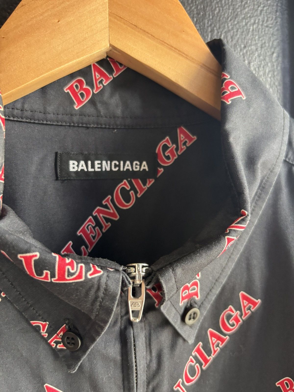 Balenciaga Balenciaga black red repeat logo shirt zip up Size US XL / EU 56 / 4 - 2 Thumbnail