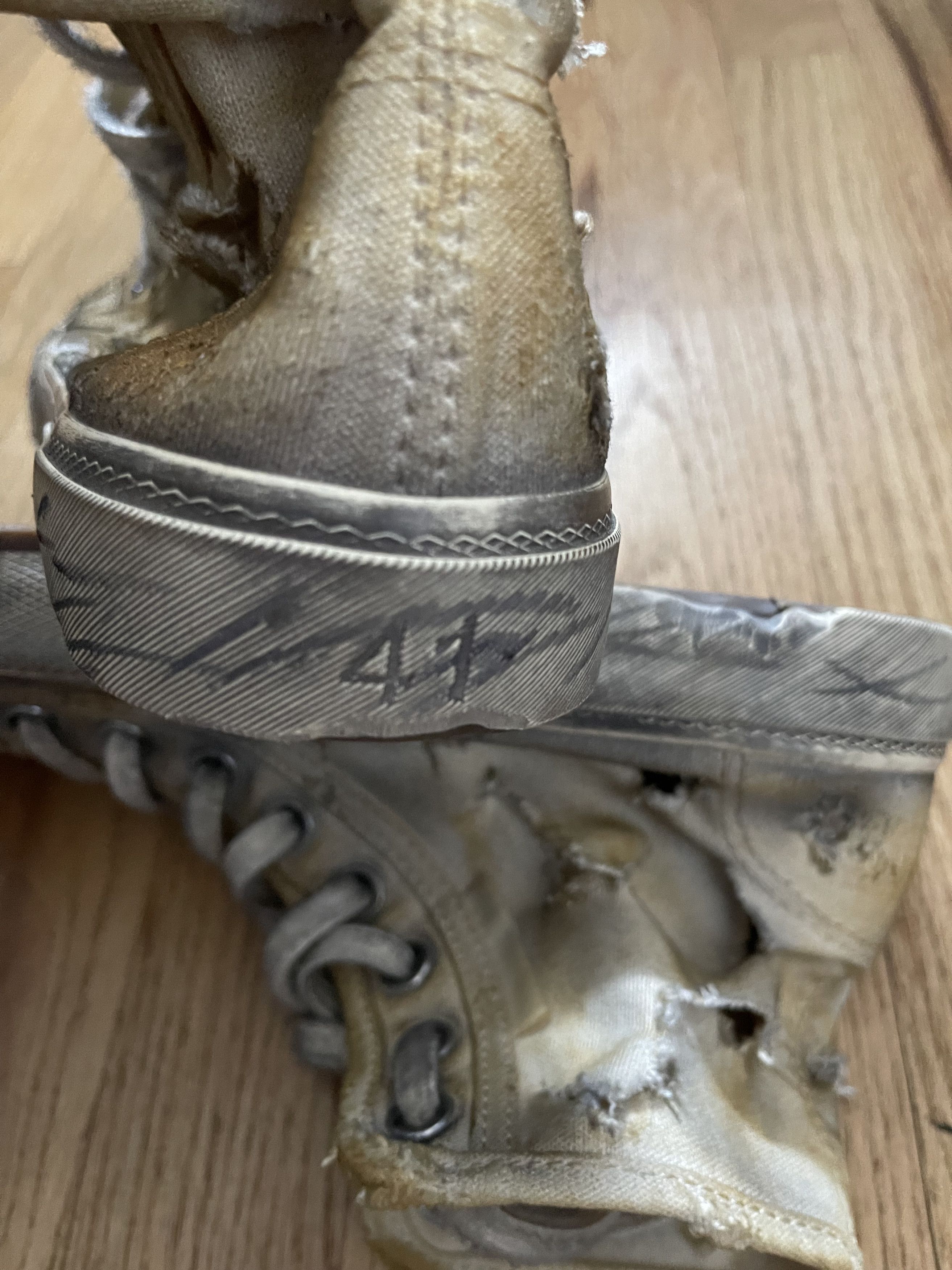 Balenciaga New Destroyed Paris Sneakers (41) Fits 41-42 US 8-9 Size US 8 / EU 41 - 8 Thumbnail