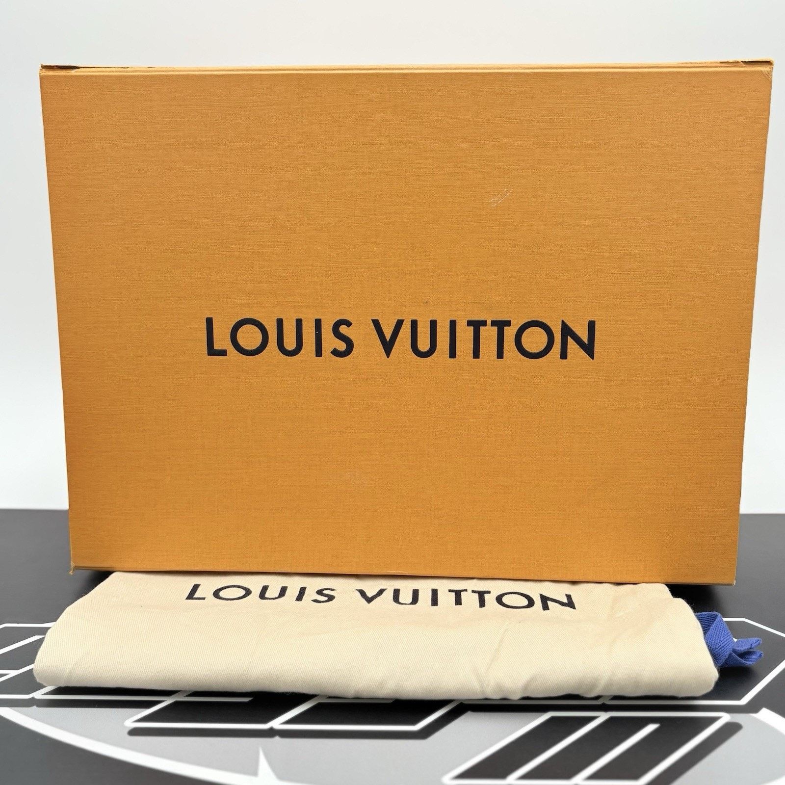 Louis Vuitton Louis Vuitton Trainer ' Green White Monogram ' | GREAT! Size US 10 / EU 43 - 15 Thumbnail
