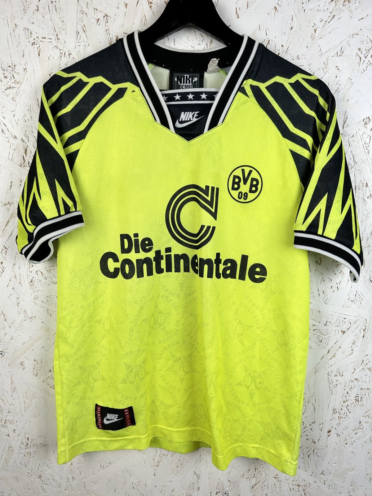 Nike Nike BVB Borussia Dortmund 1994/95 #6 Sammer Home Jersey Size US S / EU 44-46 / 1 - 1 Thumbnail