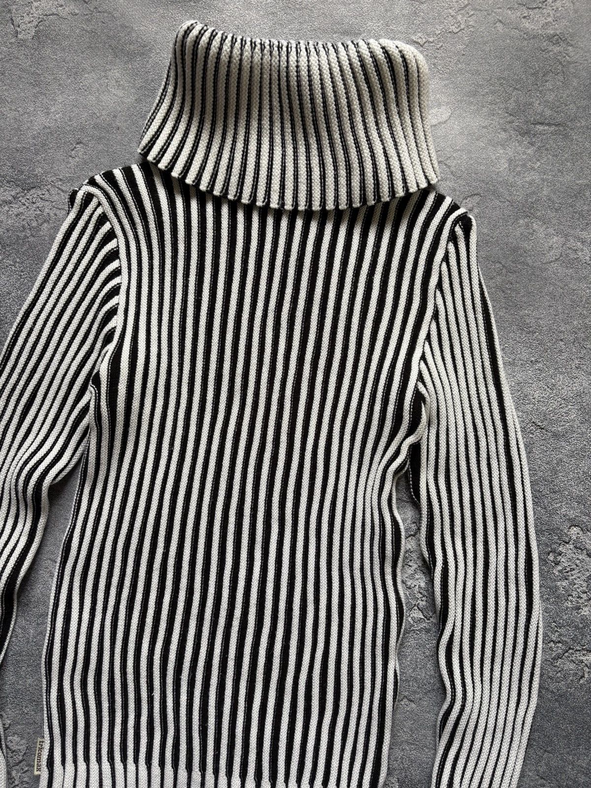 Dolce & Gabbana Vintage Dolce&Gabbana Style Avant Garde Turtleneck Sweater Size M / US 6-8 / IT 42-44 - 6 Thumbnail