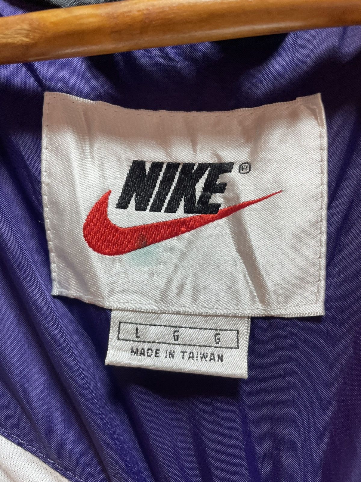 Nike Vintage Nike Windbreaker Jacket Size US L / EU 52-54 / 3 - 4 Thumbnail