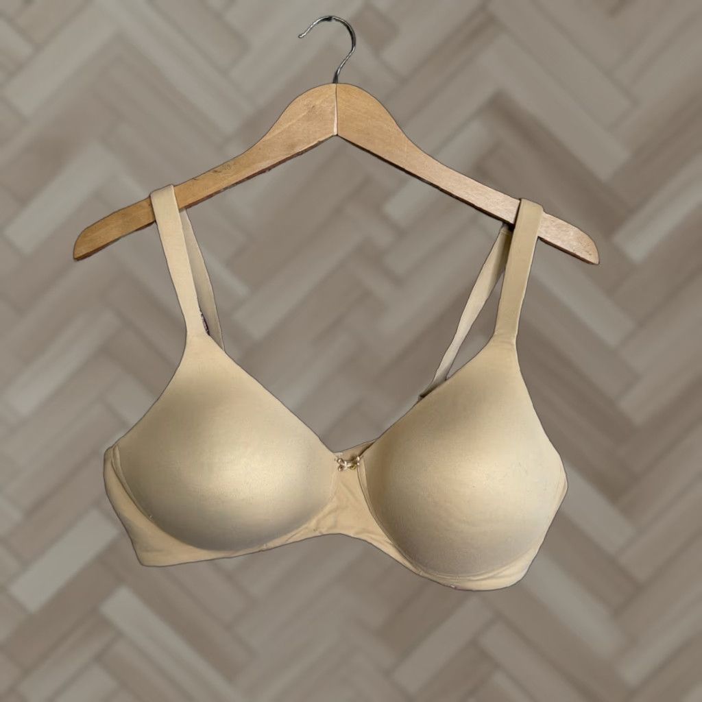 Vintage Soma Embraceable Bra 38C Full Coverage Wireless Unlined Adjustable Strap Shirt Bra Women Plus Size Beige G﻿irls? Size ONE SIZE - 1 Thumbnail