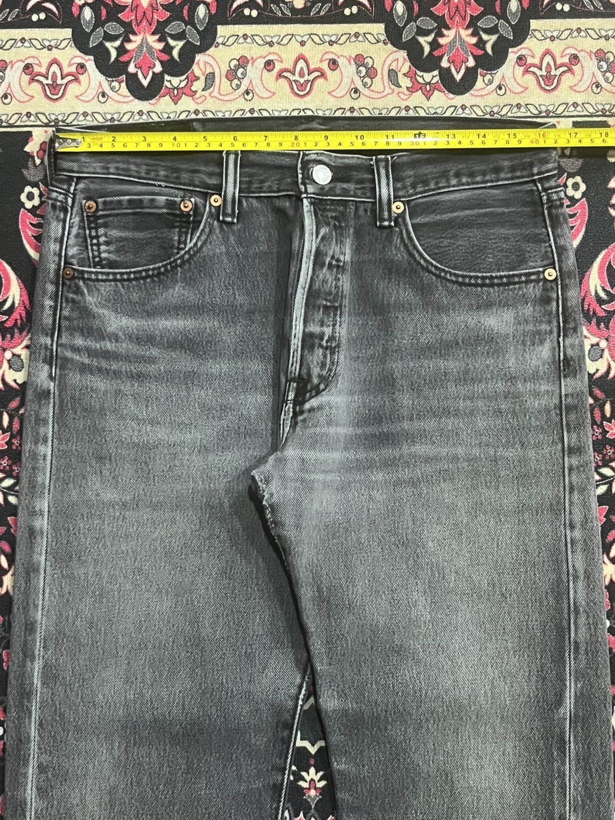 Levi's Vintage Y2K 501 Grey Washed Buttonfly Straight Leg Jeans Size US 32 / EU 48 - 16 Thumbnail