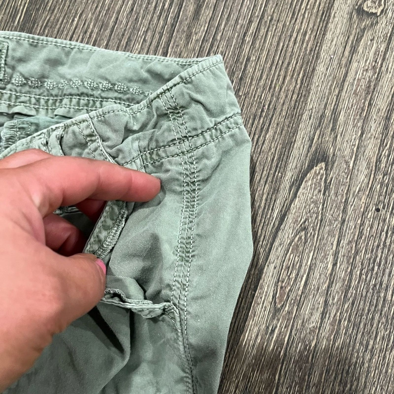 American Eagle Outfitters American Eagle Outfitters Shorts Multi Pockets Mid Rise Sz 0 Size 25" / US 0 / IT 36 - 6 Thumbnail