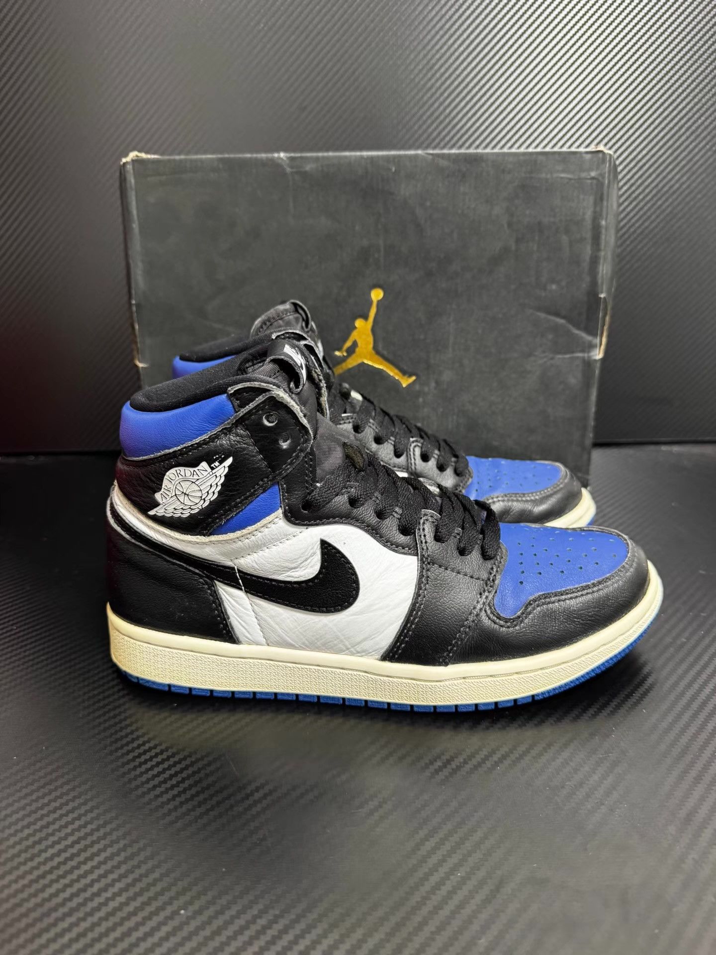 Nike Nike Air Jordan 1 Retro High OG Q11 Size US 7 / EU 40 - 1 Thumbnail