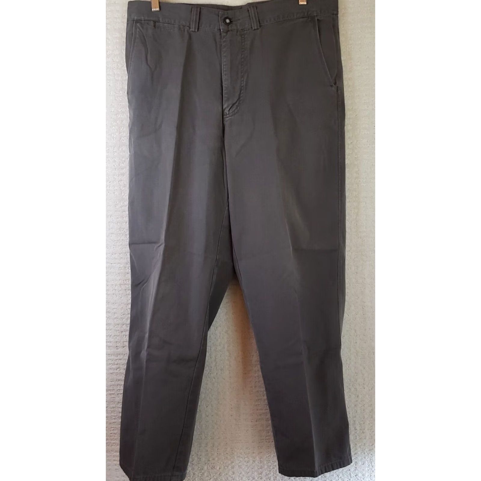 Patagonia Patagonia Men’s 36X30 Grey Pants 100% Cotton Casual Comfortable Flat Front Zip 5-Pocket Logo Straight Leg Regular Fit Size US 36 / EU 52 - 2 Thumbnail