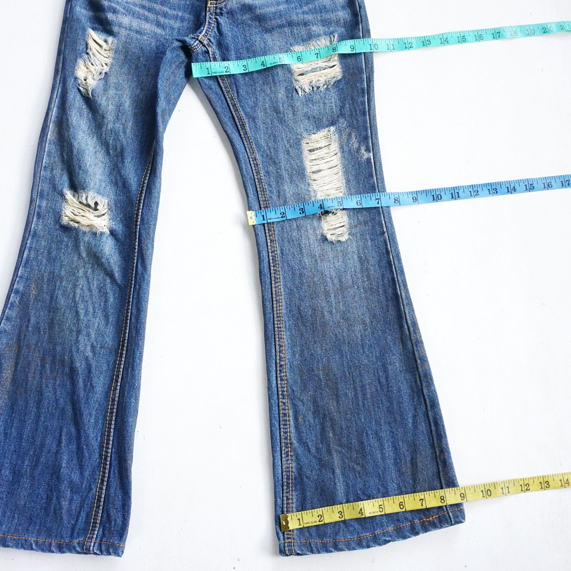 Japanese Brand Low Rise Ripped Dirty Look Flare Jeans Japanese Brand Size 27" / US 4 / IT 40 - 15 Thumbnail