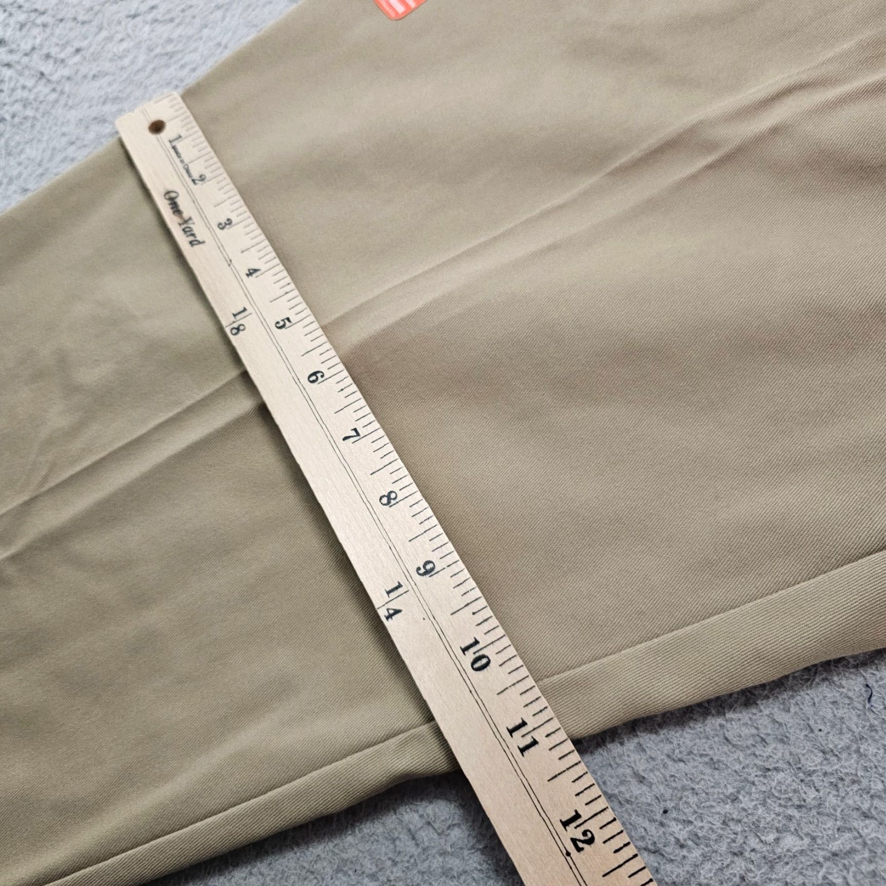 Dockers Dockers Signature Khaki Pants Mens 34x30 (Tag 34x32) Classic Fit D3 Pleated Brown Size US 34 / EU 50 - 7 Thumbnail