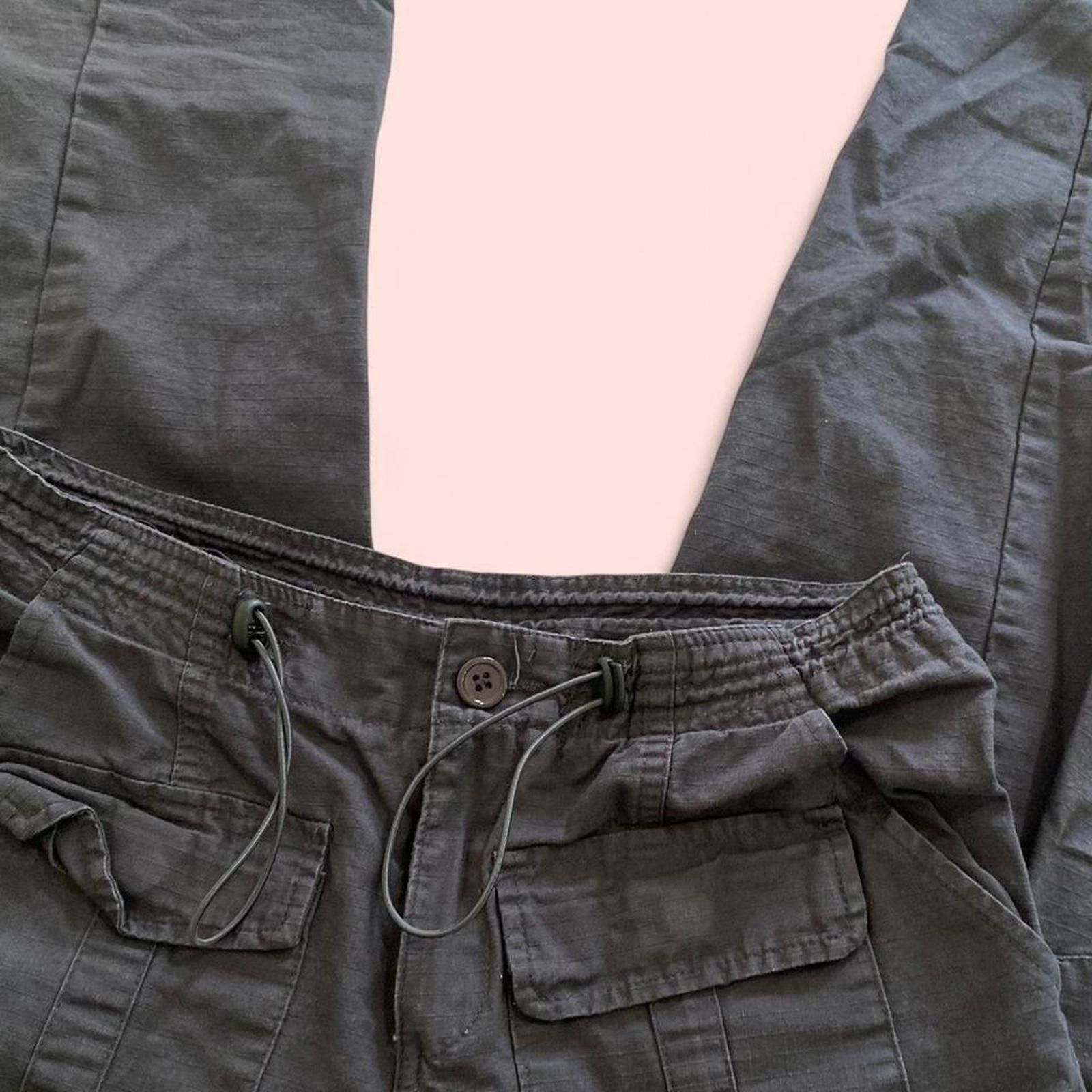 Other Edikted- charcoal grey low rise cargo pants Size 28" / US 6 / IT 42 - 2 Thumbnail