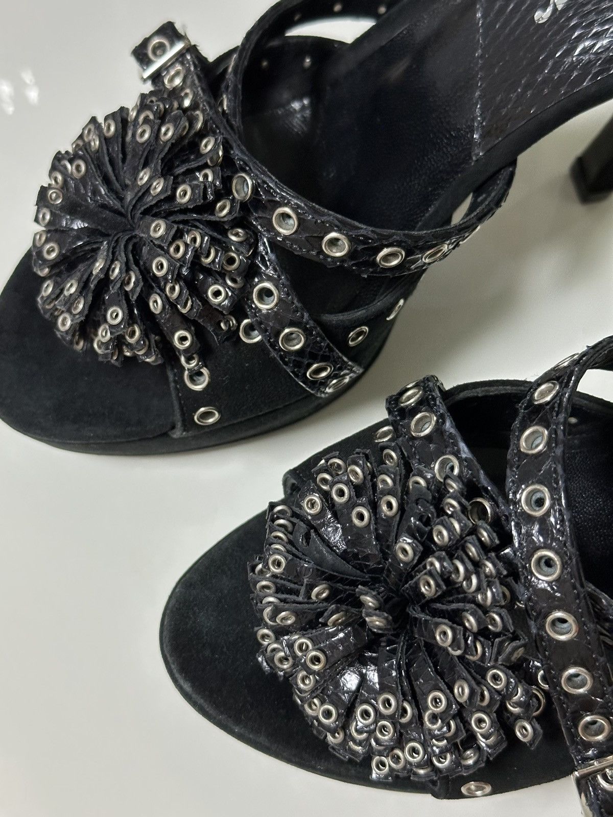 Dior CHRISTIAN DIOR S/S 2003 Suede Grommet Flower Heel Sandals Size US 5.5 / IT 35.5 - 5 Thumbnail