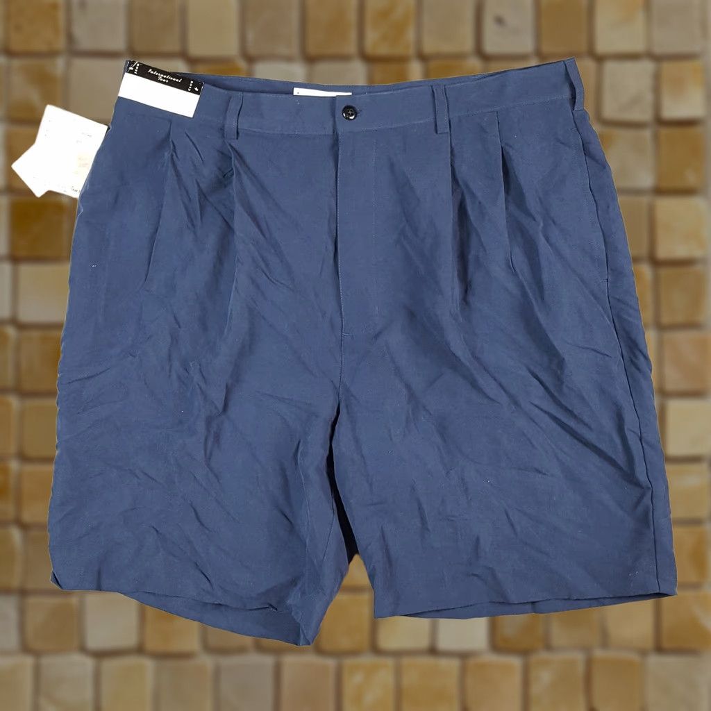 Izod VINTAGE IZOD Navy Blue Pleated Front Bermudas Mens Size 38 Relaxed Preppy Bermuda Golf Shorts Size US 38 / EU 54 - 1 Thumbnail