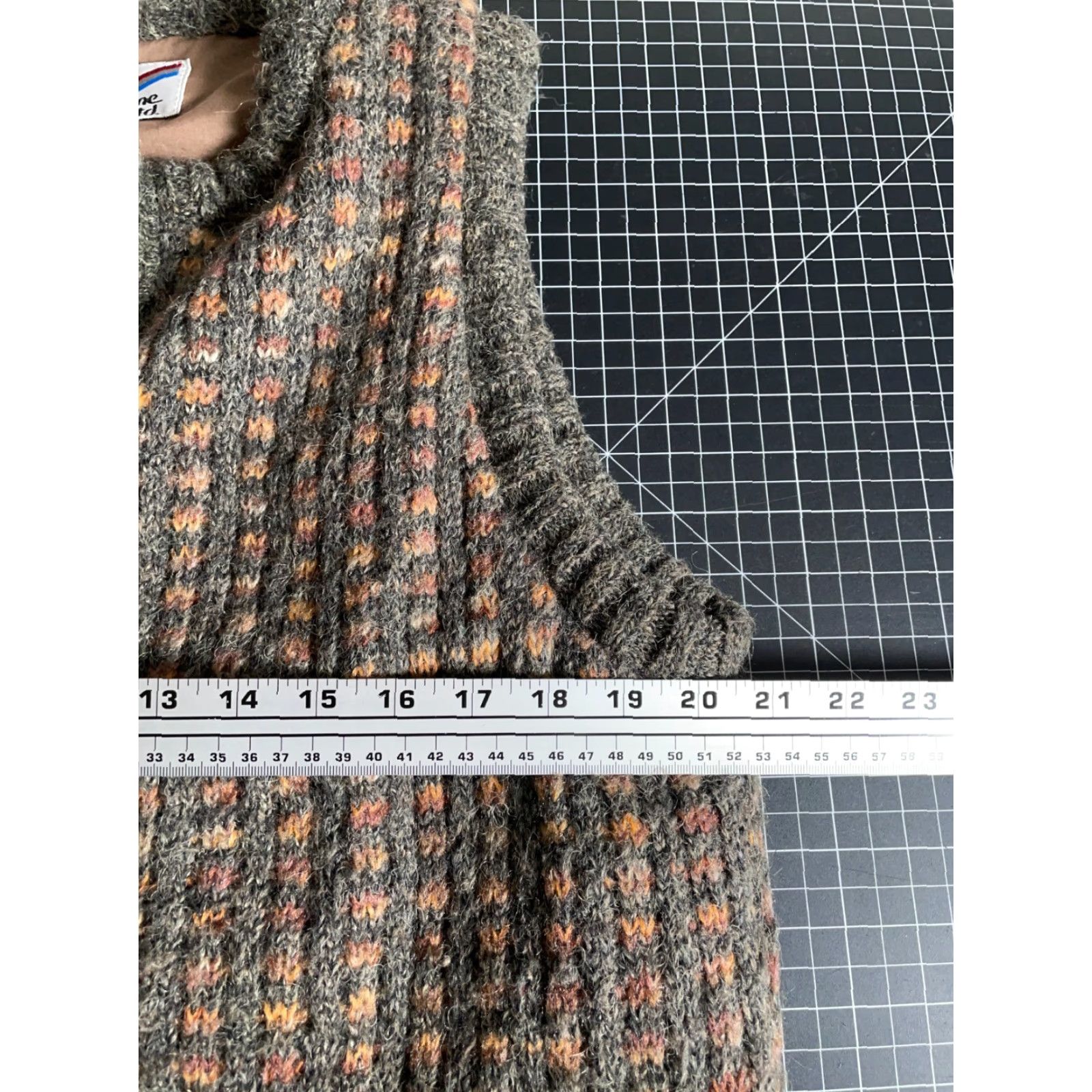Vintage VINTAGE Outer Scene Vest Womens Medium Insulated Knit Sleeveless Snap Button Fuzzy Brown Green 80s Size M / US 6-8 / IT 42-44 - 5 Thumbnail
