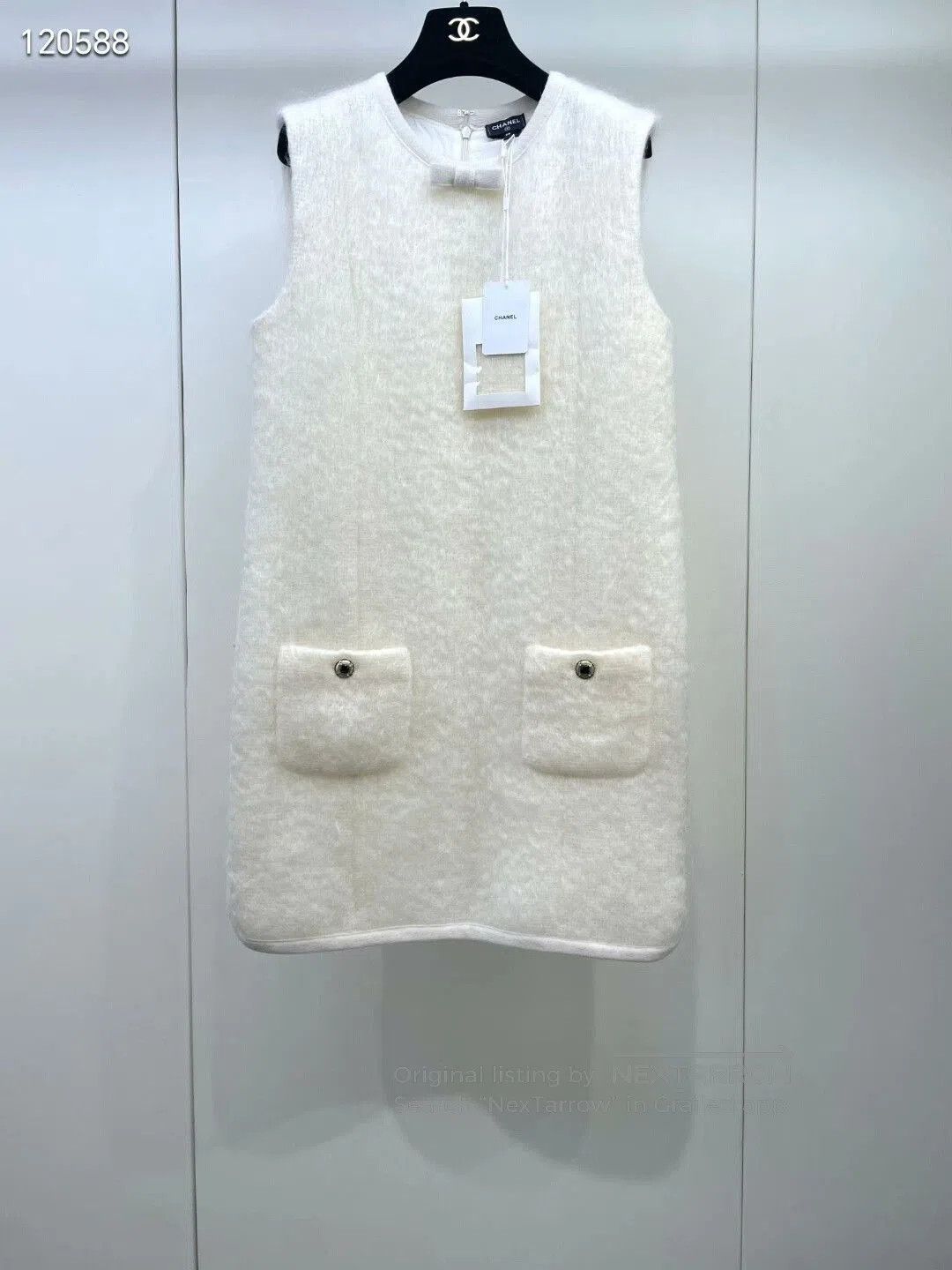 Chanel Chanel 25N Bow Plush Sleeveless Dress. Size M / US 6-8 / IT 42-44 - 1 Thumbnail