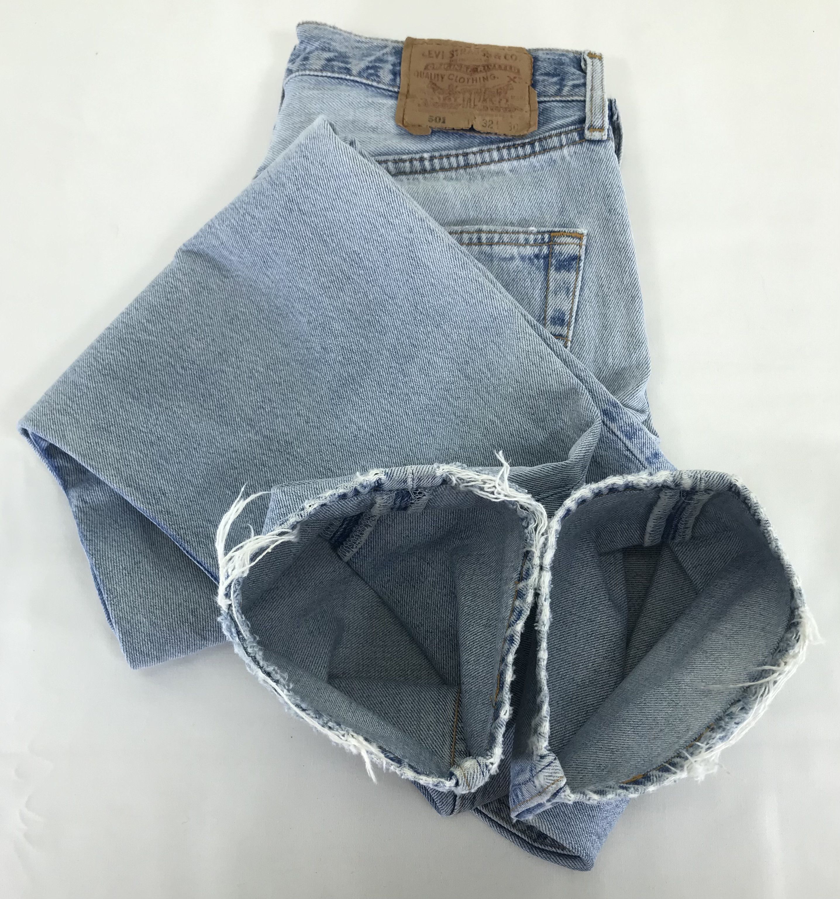 Levi's Vintage 90s Levi's 501 Light Wash Jeans Distressed Denim Size US 31 - 14 Thumbnail