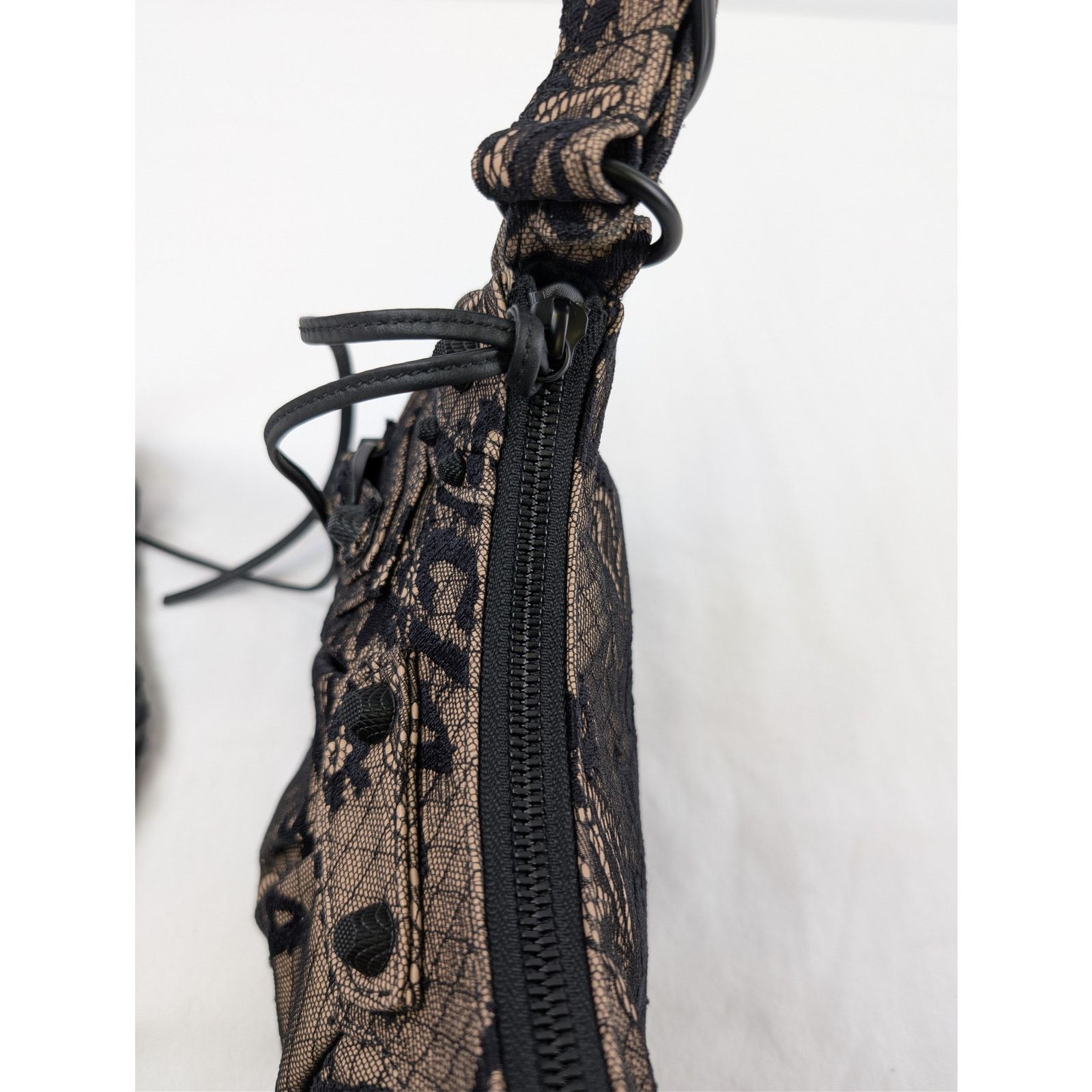 Balenciaga o1rshd1 Size: OS / Le Cagole Bag in Brown Size ONE SIZE - 6 Thumbnail