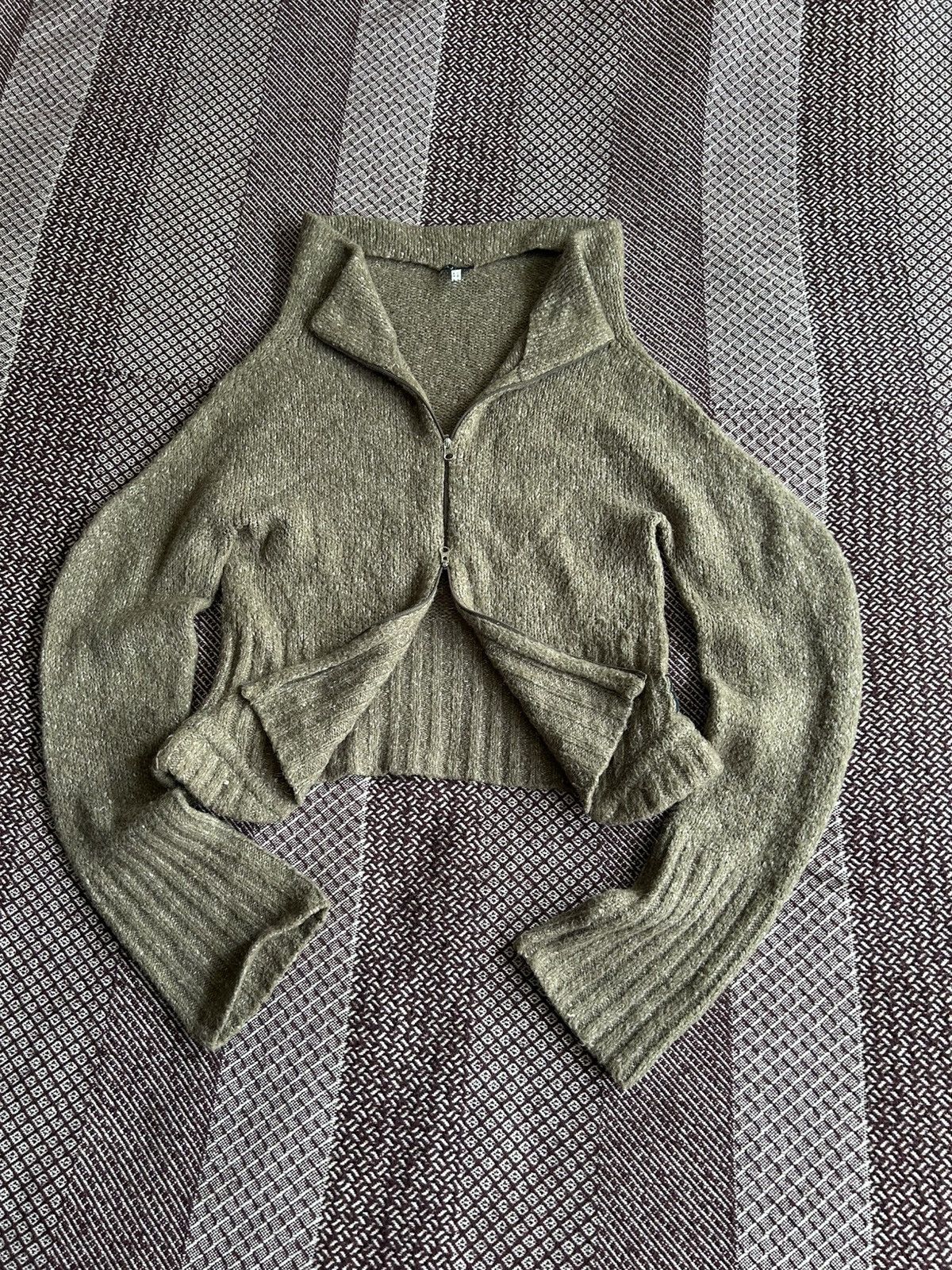 Armani × Japanese Brand Archive Armani Jeans Sweater Avantgarde Japanese Style SZ 44 Size M / US 6-8 / IT 42-44 - 1 Thumbnail