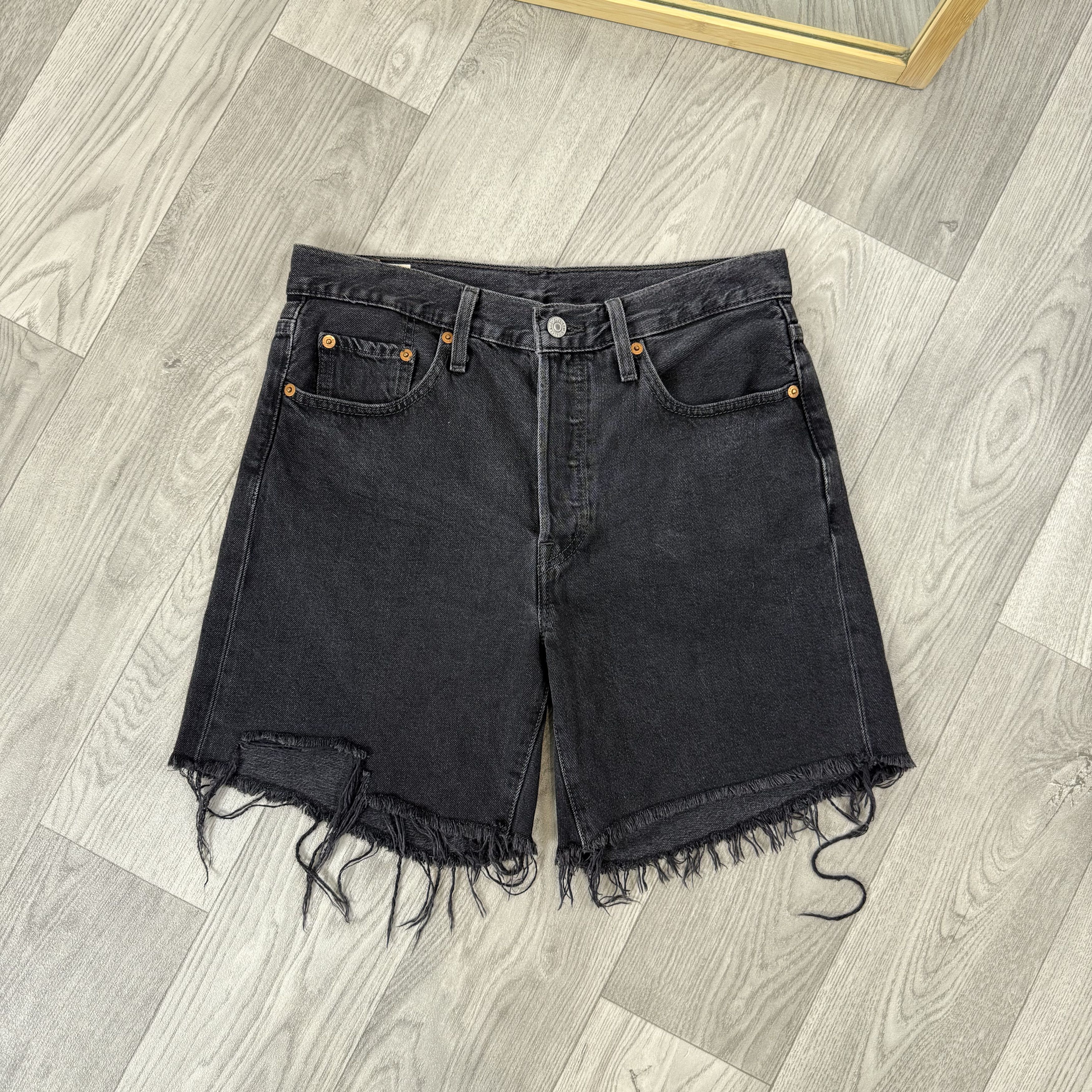 Levi's Levi's 501 Women's High Rise Grey Denim Mini Shorts Size 27" / US 4 / IT 40 - 8 Thumbnail