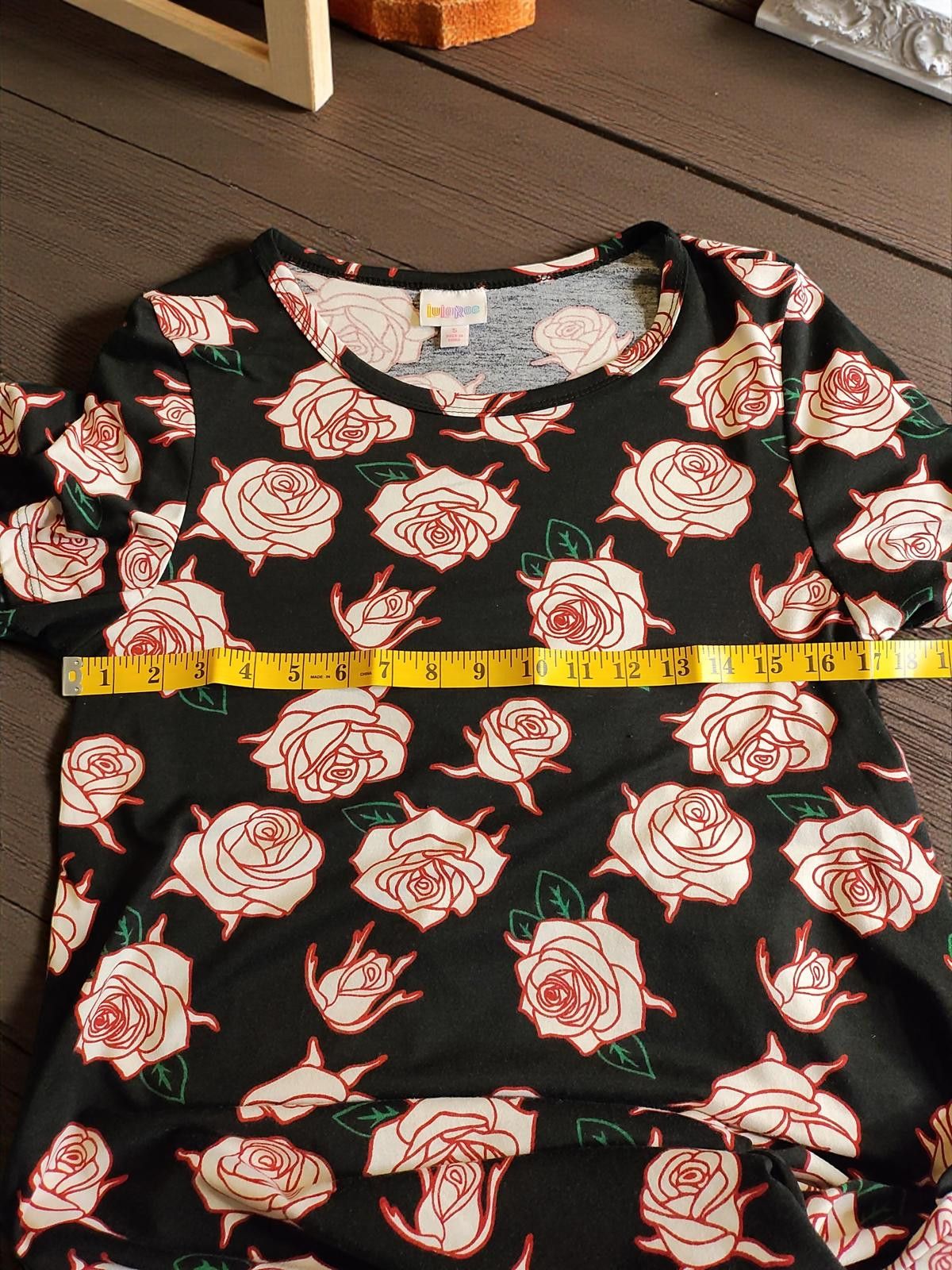 Other LuLaRoe Women's Midi Dress Size Small Black with Pink Rose Size S / US 4 / IT 40 - 7 Thumbnail