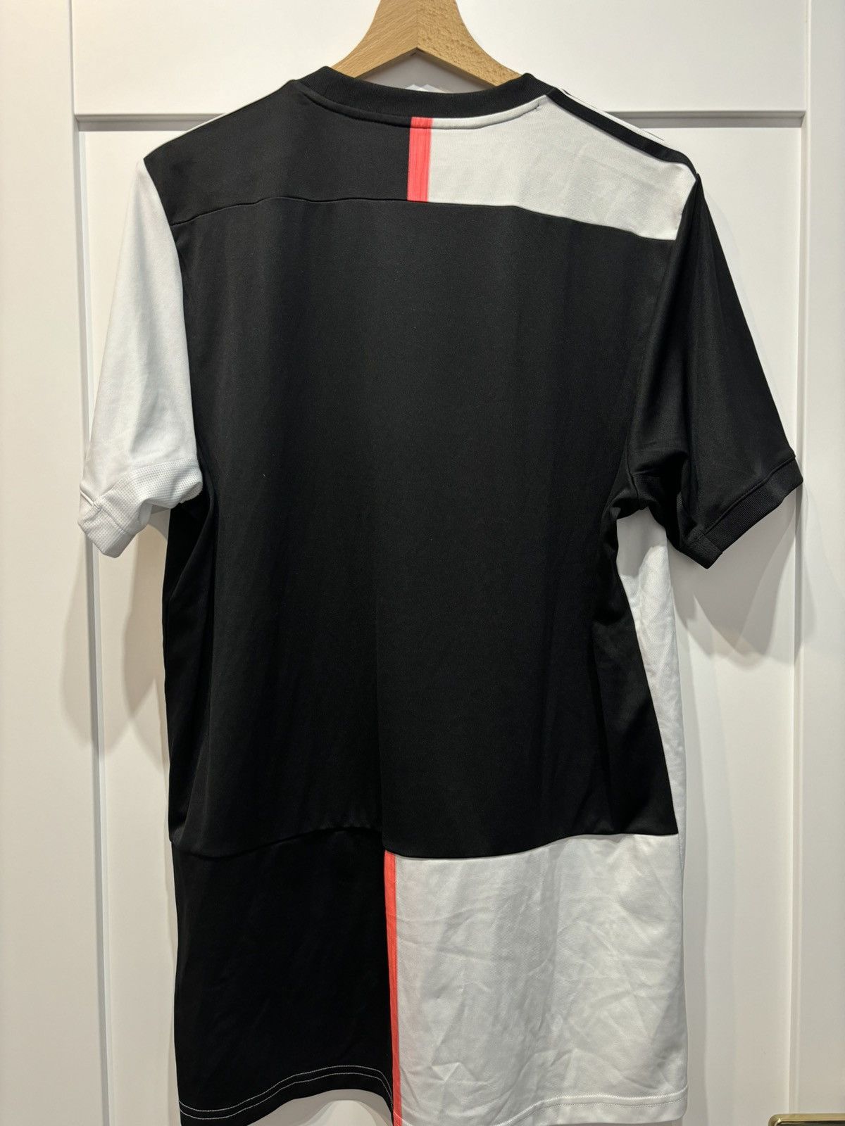 Adidas Juventus Turin 19/20 HomeKit Soccerjersey Football Size US L / EU 52-54 / 3 - 3 Thumbnail