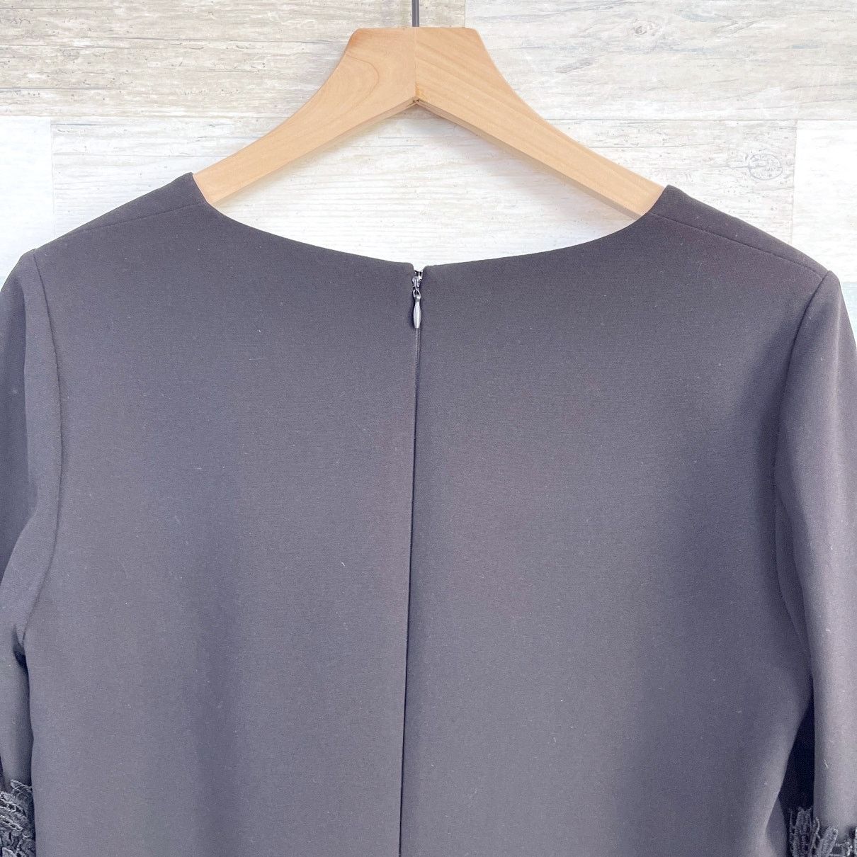 Elie Tahari Tahari Lace Bell Sleeve Cocktail Dress Black Long Sleeve 4 Size S / US 4 / IT 40 - 5 Thumbnail