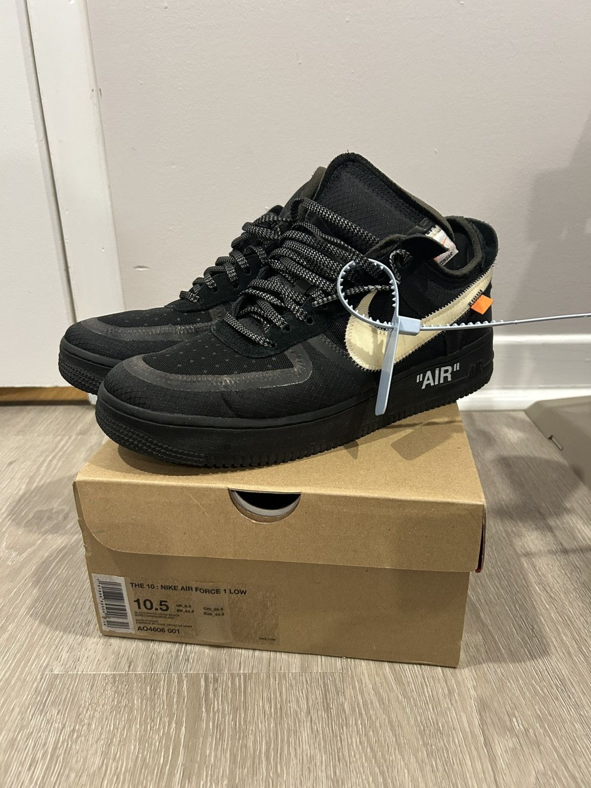 Black Off-white airforce 1
