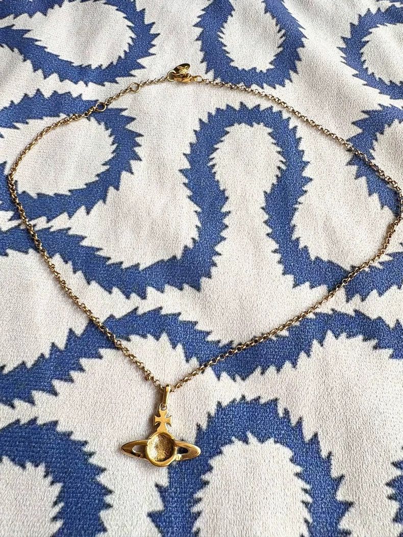 Vivienne Westwood Vivienne Westwood Pink Enamel Flat Saturn Necklace Size ONE SIZE - 6 Thumbnail