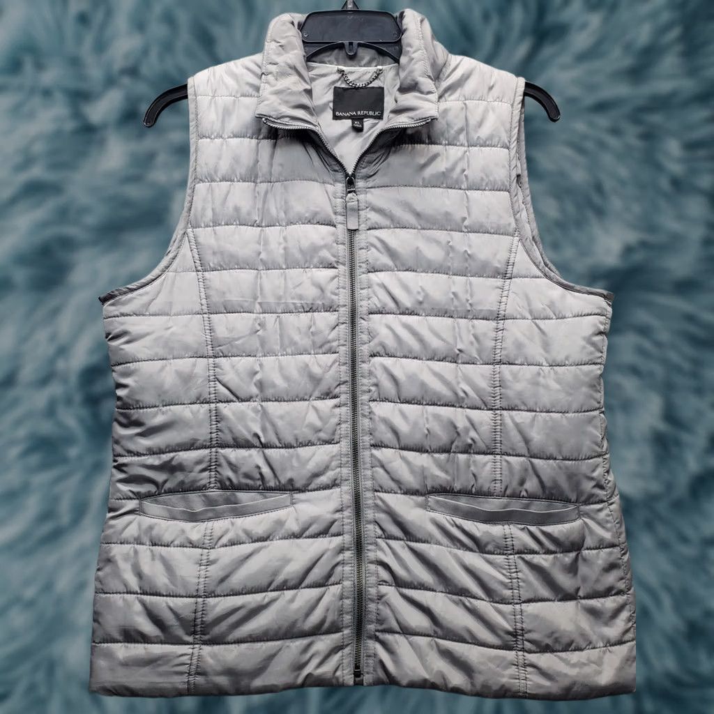Banana Republic Banana Republic Puffer Vest Womens XL Gray Quilted Packable Down Slim Fit Zip Up Vest Size XL / US 12-14 / IT 48-50 - 1 Thumbnail