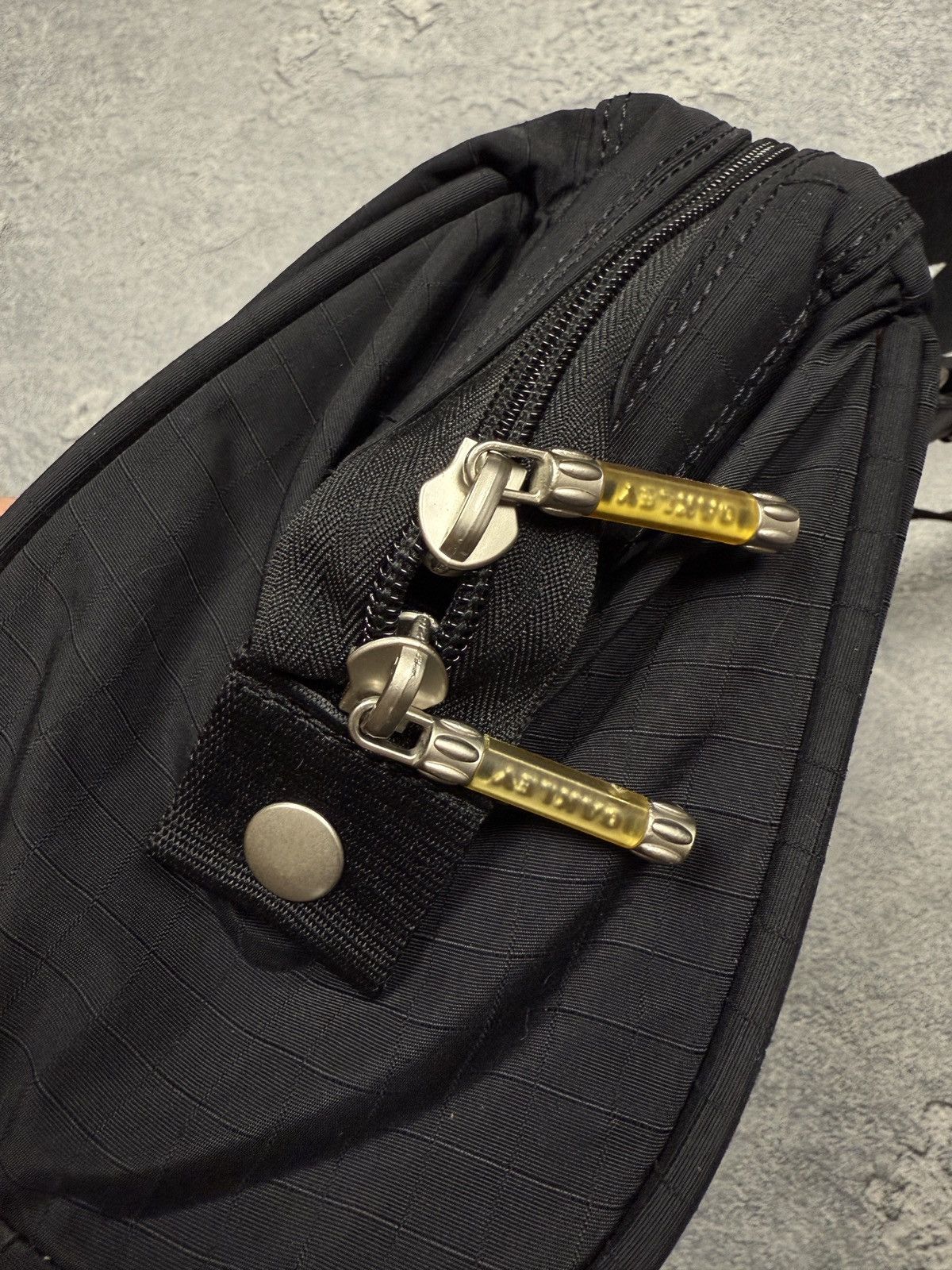 Oakley Crazy Oakley Y2K bag Size ONE SIZE - 11 Thumbnail