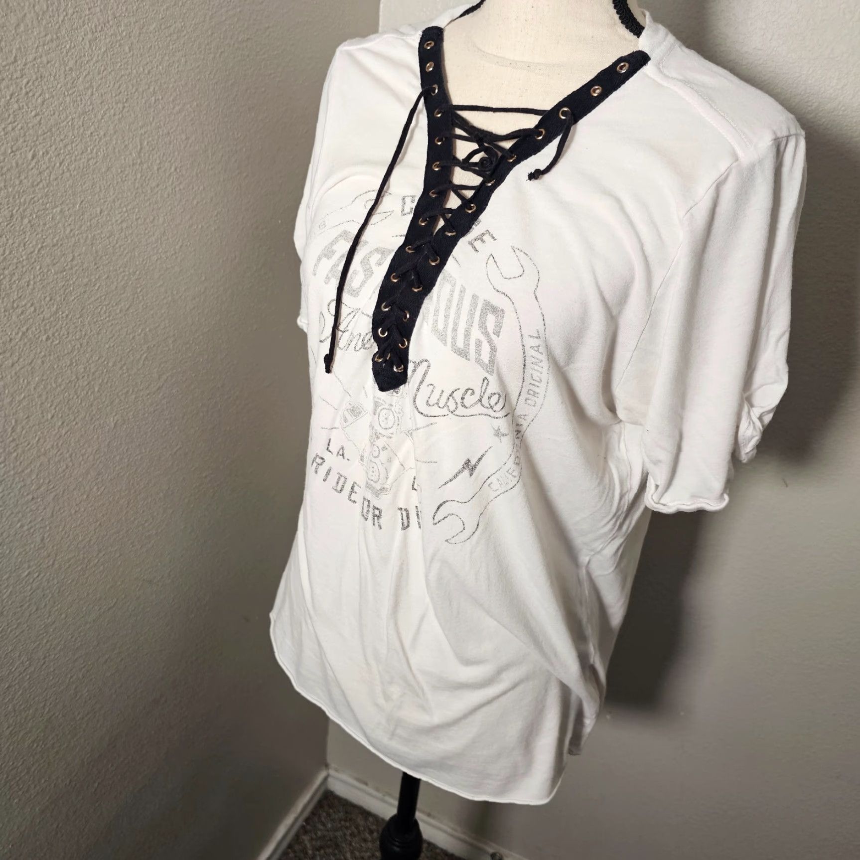 Affliction VINTAGE Affliction Women's Blouse Shirt Short Sleeve V-Neck Lace Up Neck Size Large White Fast & Furious Fashion Size L / US 10 / IT 46 - 2 Thumbnail
